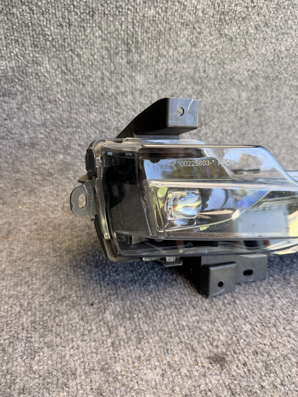 2017-2023 Tesla Model 3 Front Right Fog Light Fascia Lamp 1507931-00-C OEM