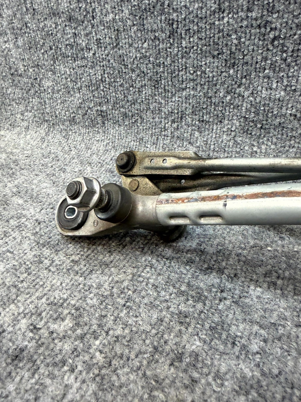 2020 - 2024 TESLA MODEL Y FRONT WINDSHIELD WIPER MOTOR OEM, 1076725-99-F