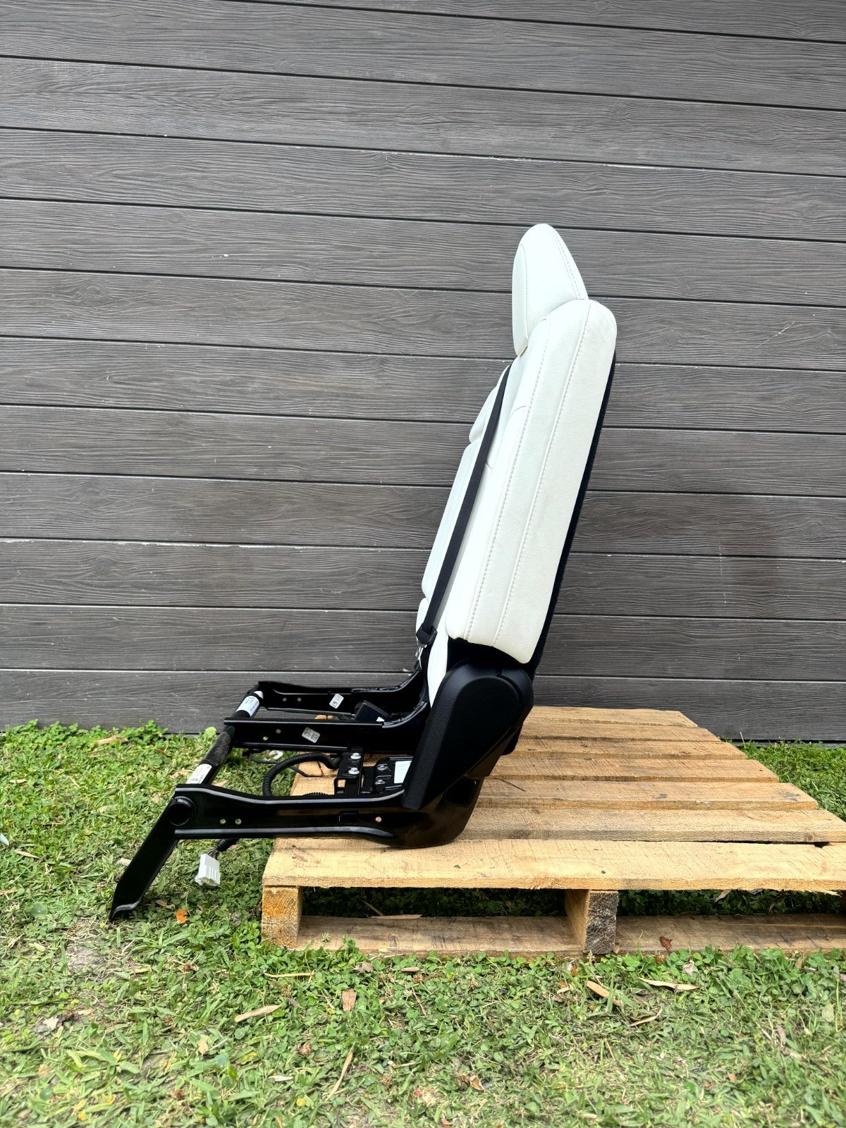 2020-2024 TESLA MODEL Y REAR LEFT UPPER SEAT CUSHION W/ FRAME OEM, 1494833-00-E