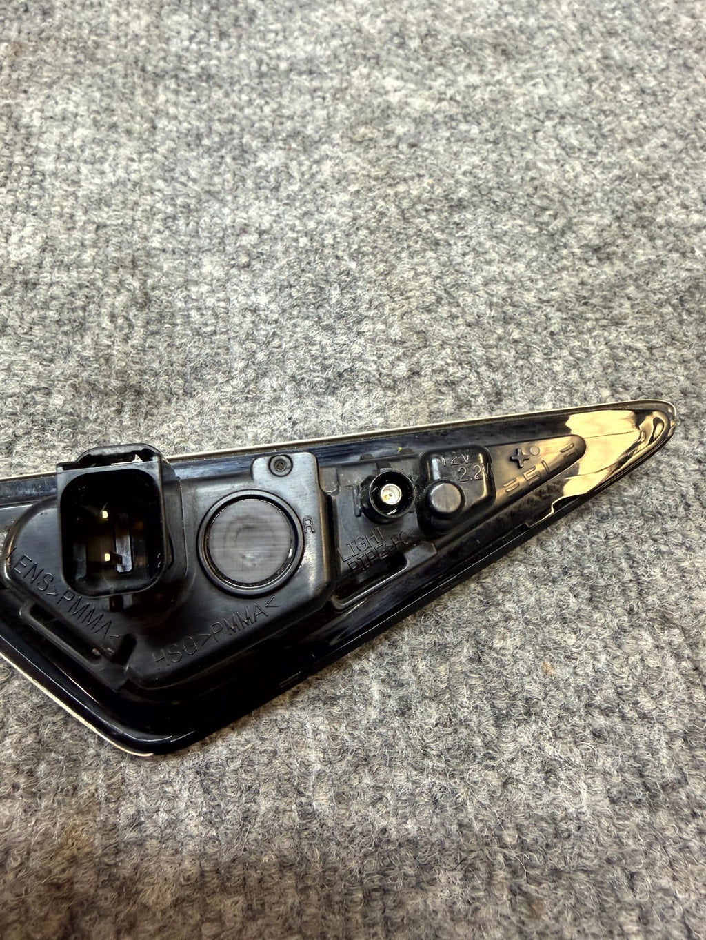 2017–2020 TESLA MODEL 3 RIGHT SIDE FENDER CAMERA SIGNAL OEM, 1125107-77-E