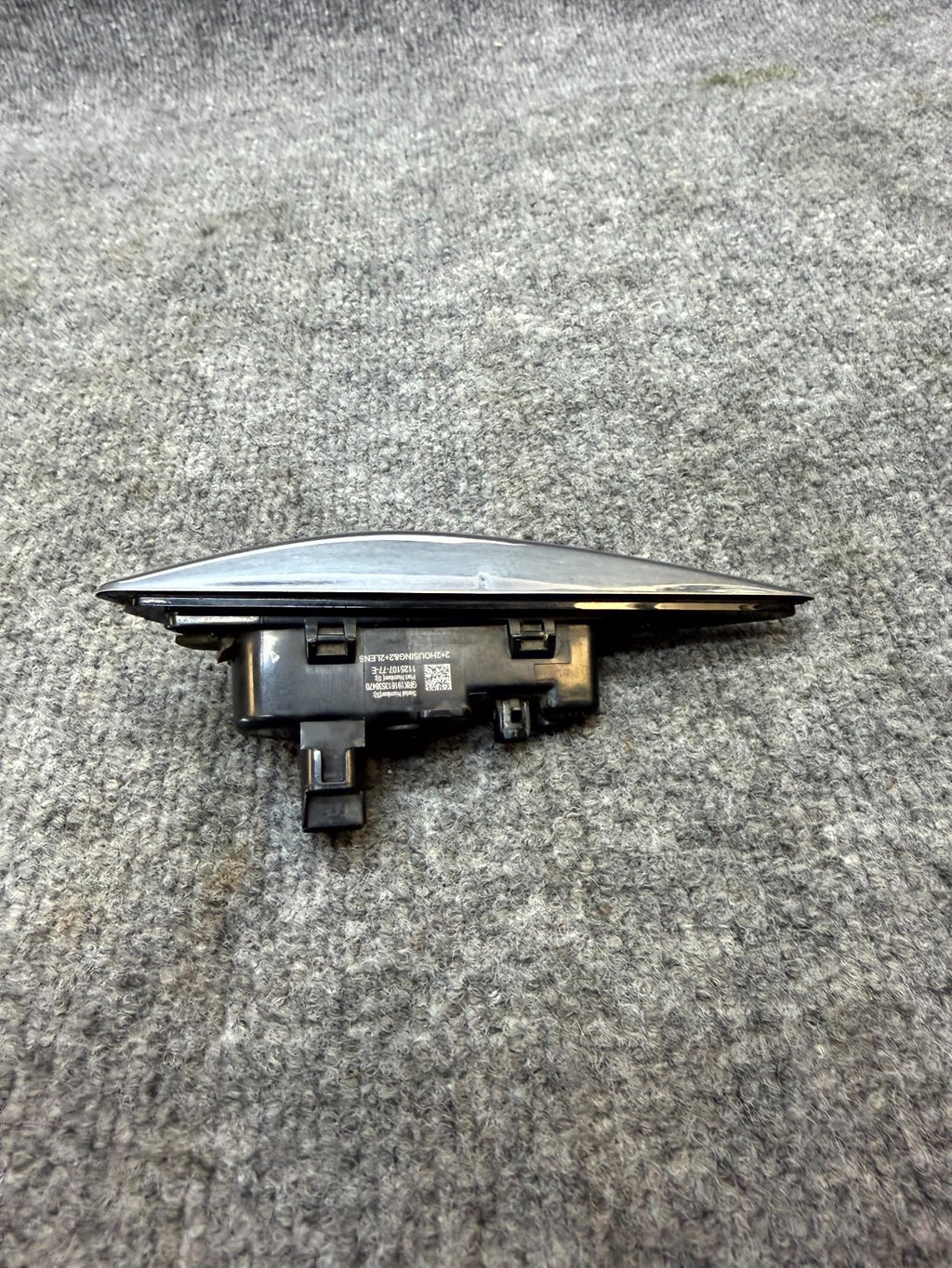 2017–2020 TESLA MODEL 3 RIGHT SIDE FENDER CAMERA SIGNAL OEM, 1125107-77-E