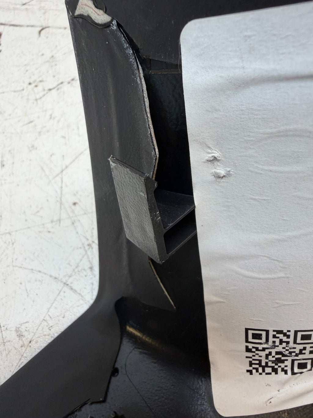 2016-2020 Tesla Model X Rear Driver Side Door Sill Trim Cover Left 1050365-00-D