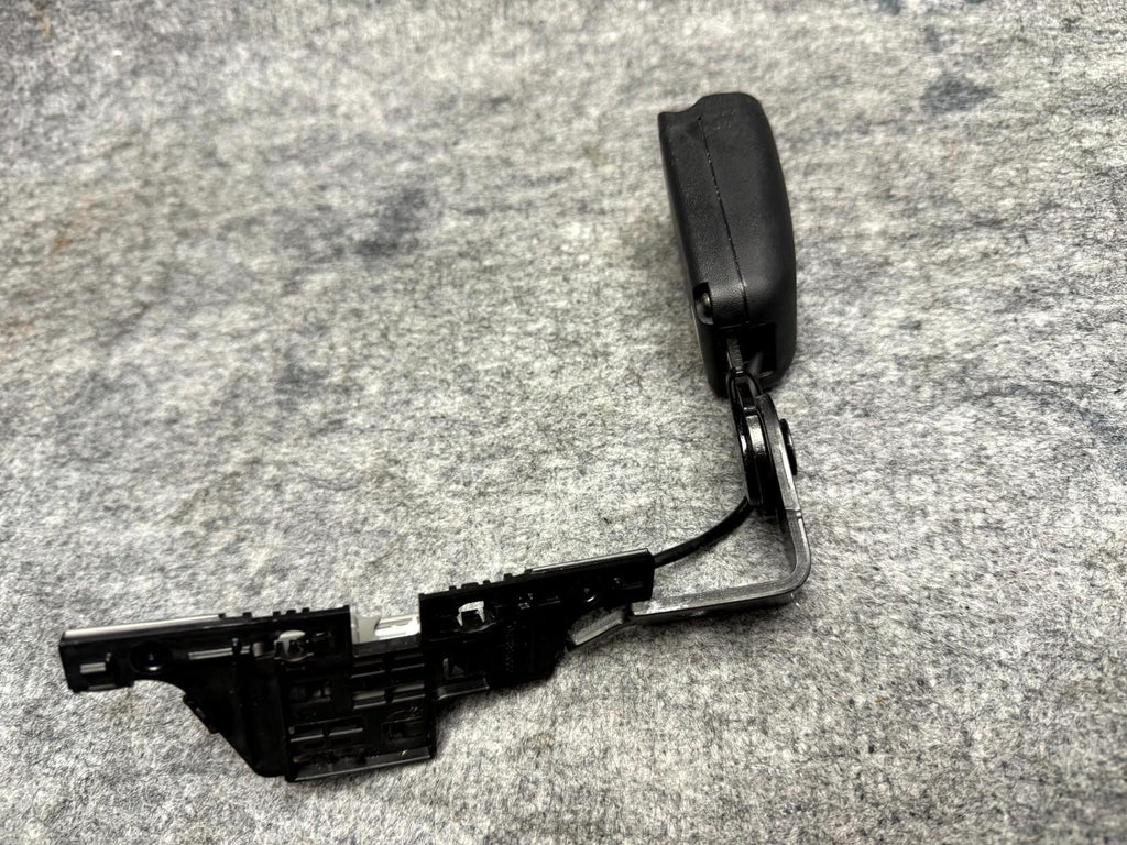 ♦️2017-2023 TESLA MODEL 3 REAR LEFT 2ND ROW SEAT BELT BUCKLE OEM, 1085939-01-E