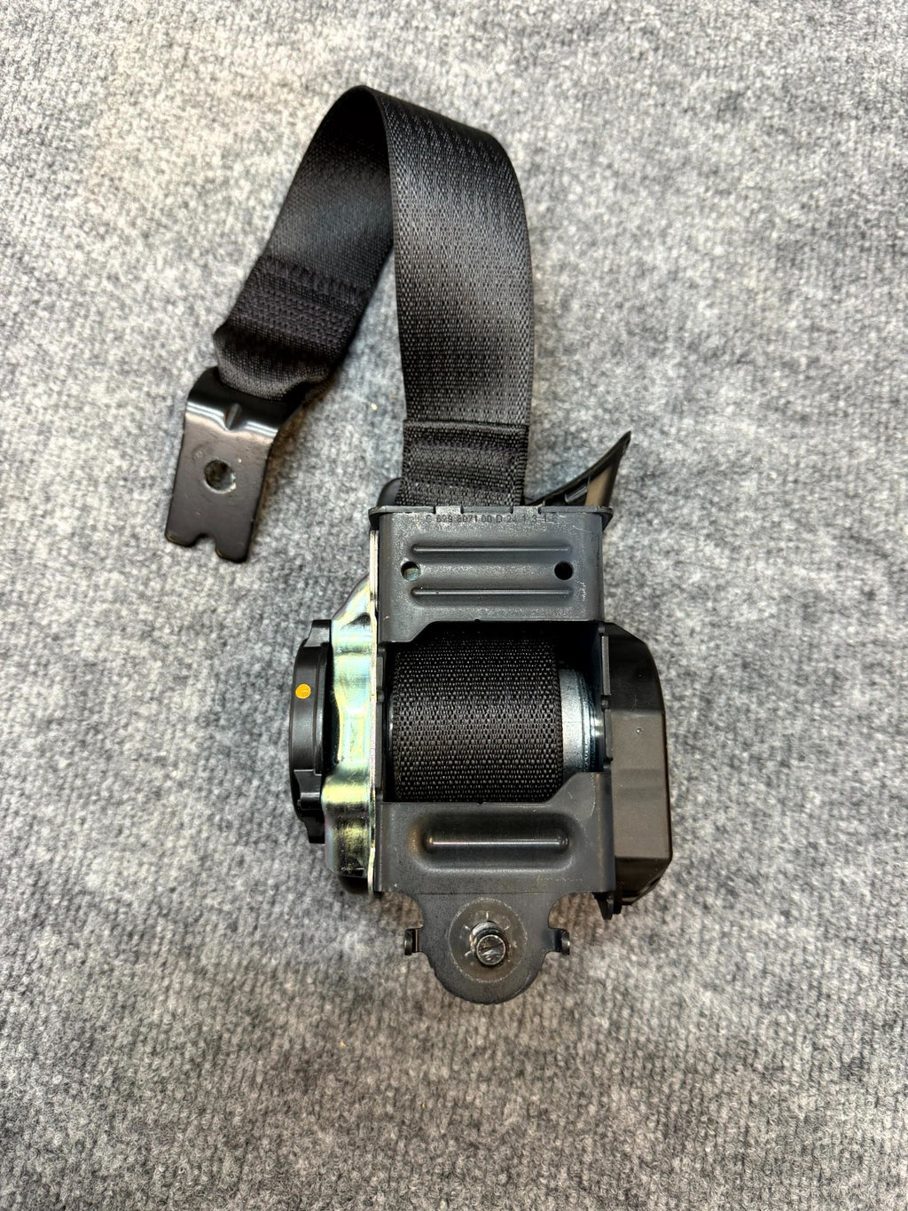 2020-2024 TESLA MODEL Y REAR LEFT DRIVER SIDE 2ND ROW SEAT BELT OEM 1616500-01-C