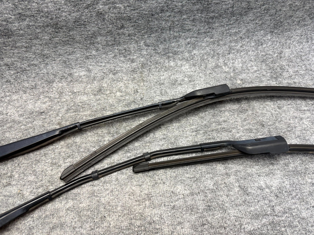 ♦️2017–2023 TESLA MODEL 3 FRONT RIGHT & LEFT WINDSHEILD WIPER OEM, 6004FV4057