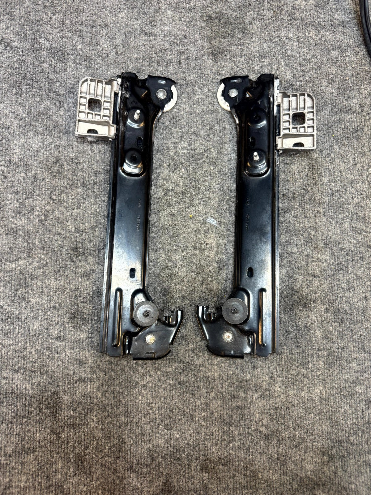 2017-2023 TESLA MODEL 3 REAR RIGHT DOOR WINDOW REGULATOR & MOTOR OEM, 109662310F