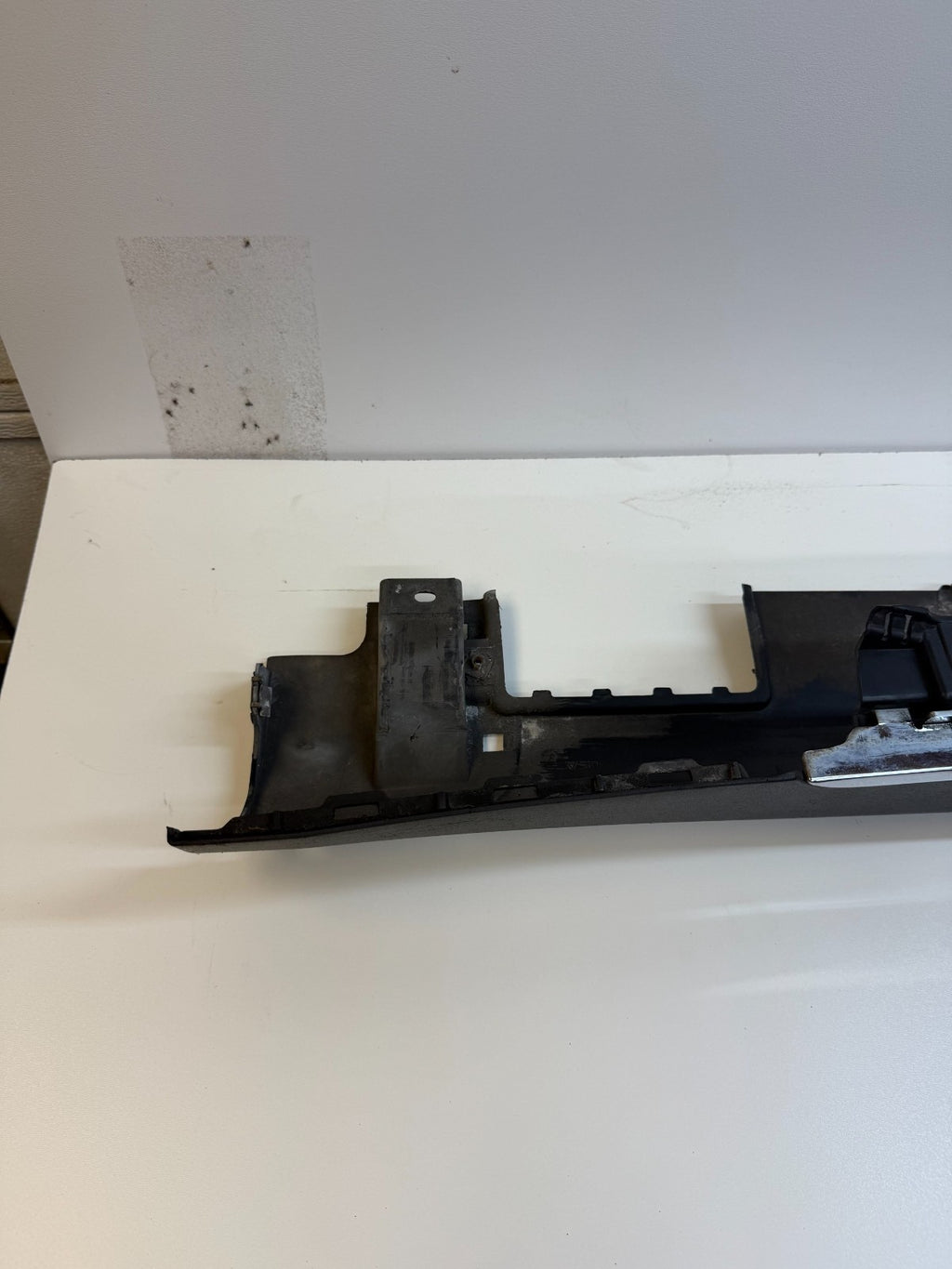 2012-2020 Tesla Model S Left Driver Side Skirt Rocker Panel Trim