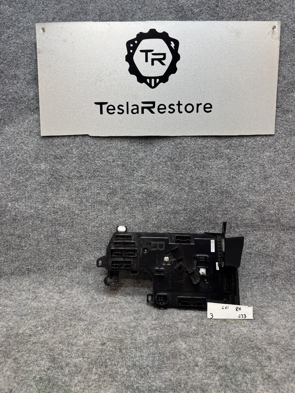 2017-2023 TESLA MODEL 3 RIGHT LOW VOLTAGE CONTROLLER MODULE UNIT OEM, 110034000H