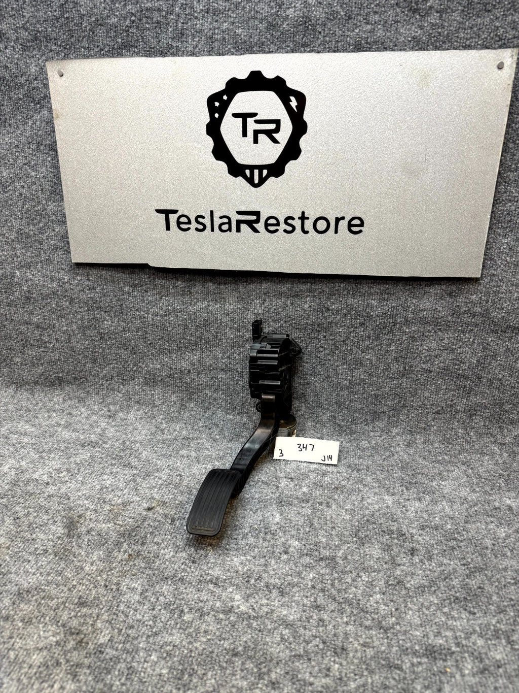 2017 - 2023 TESLA MODEL 3 GAS PEDAL ACCELERATOR THROTTLE SENSOR OEM