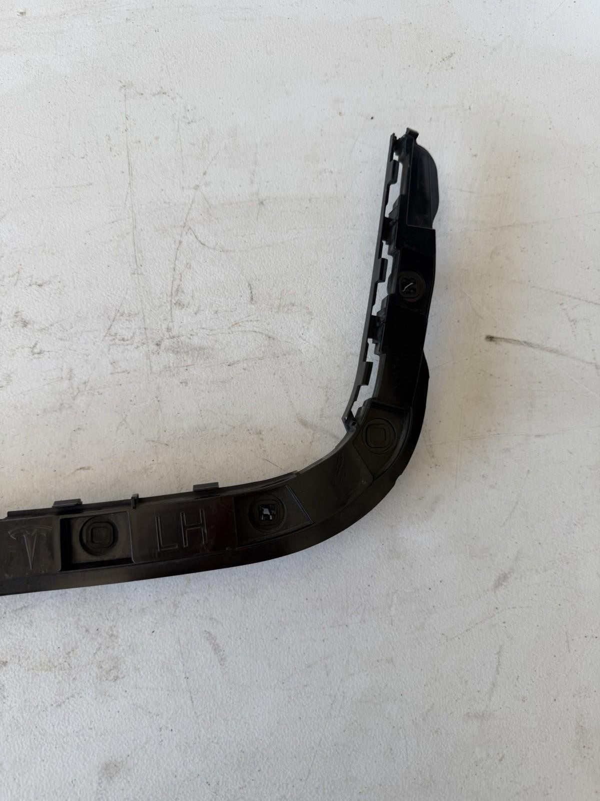 ♦️17–23 TESLA MODEL 3 REAR LEFT BUMPER SUPPORT WING BRACKET OEM, 1083990-00-K