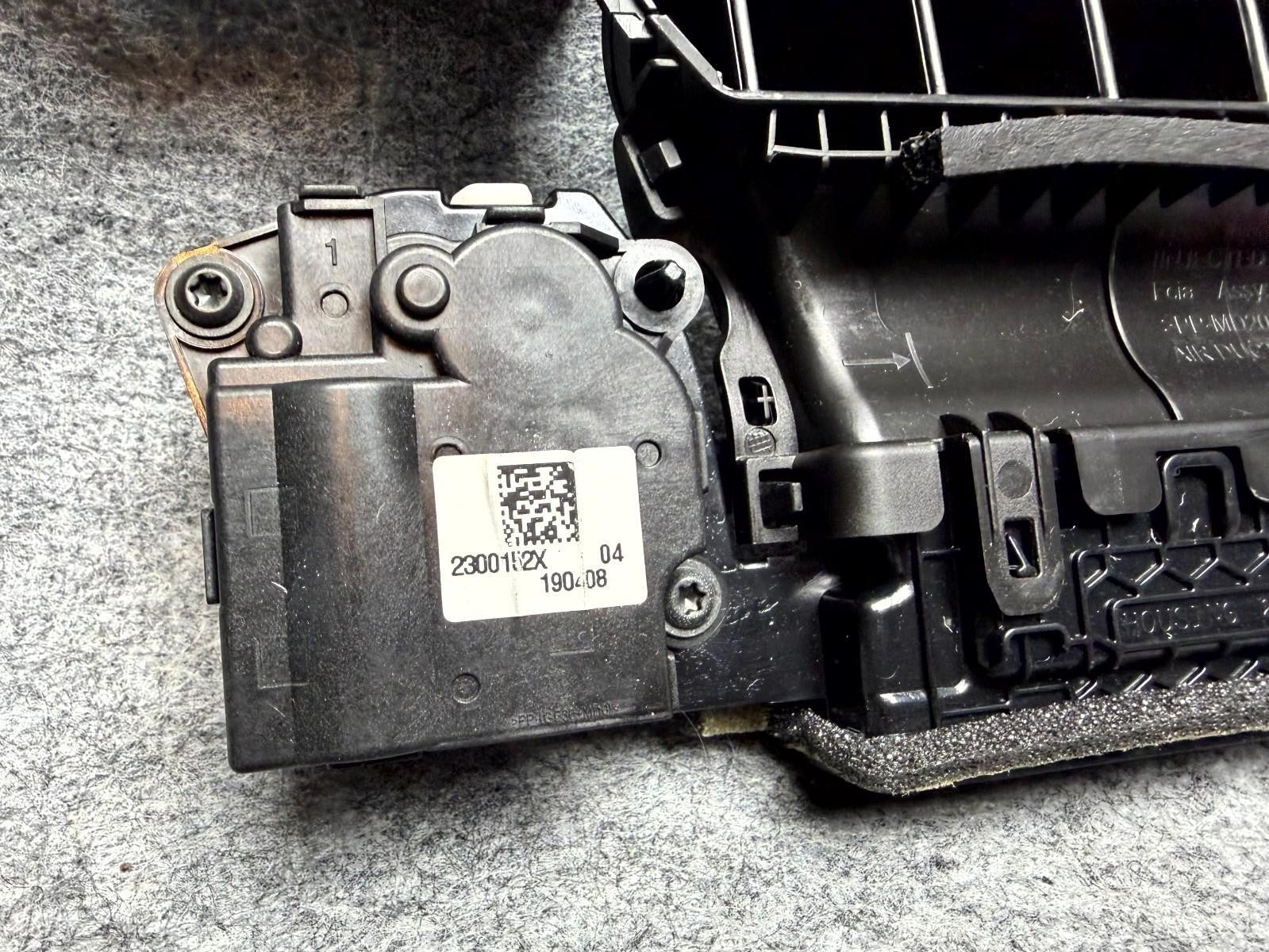 ♦️17-23 TESLA MODEL 3 DASH LEFT SIDE HEATER AC AIR VENT DUCT OEM, 1083320-00-D