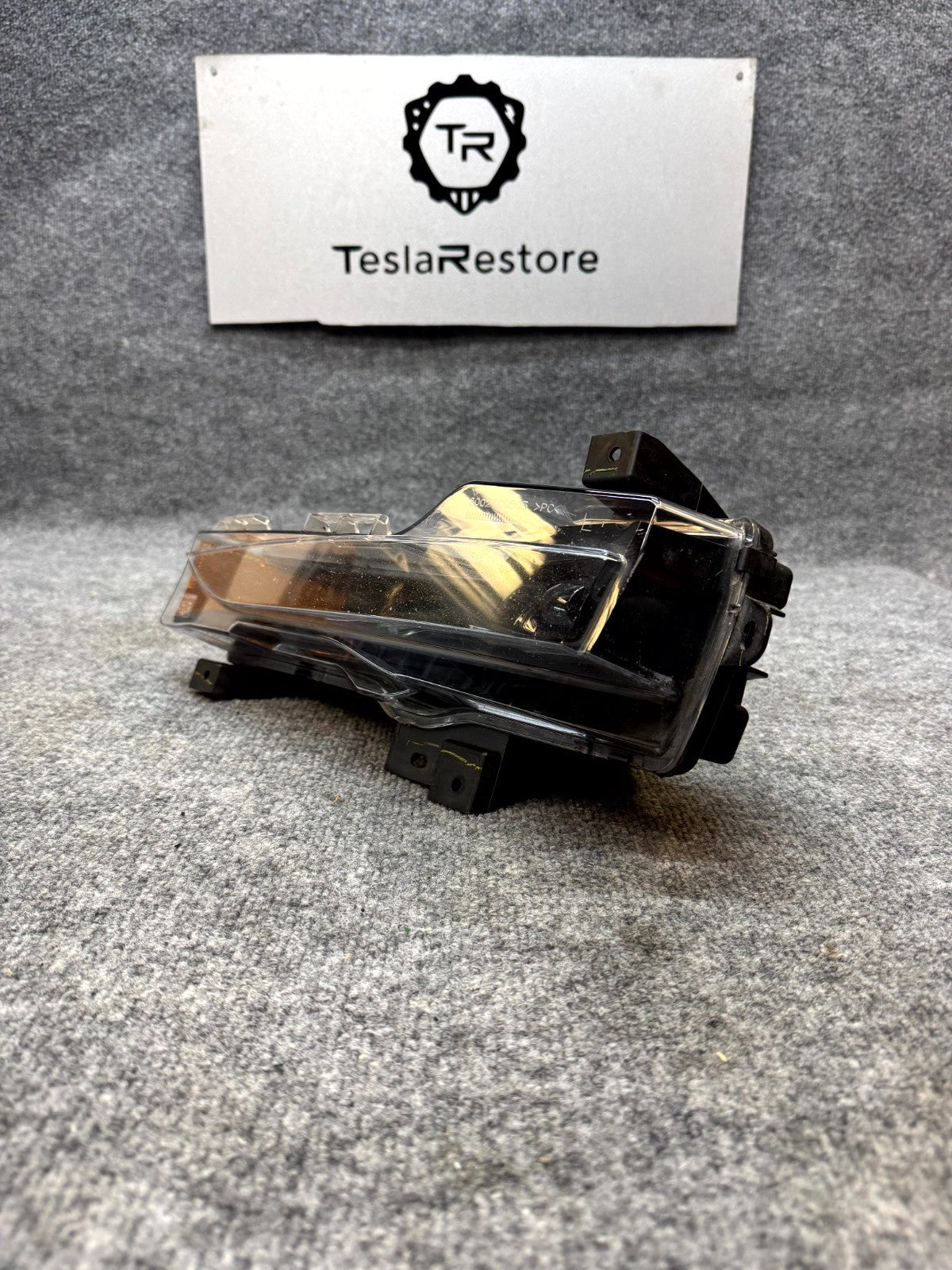 2017 ‑  2023 TESLA MODEL 3 FRONT LEFT DRIVER SIDE FOG LIGHT LED OEM 1077389-00-F
