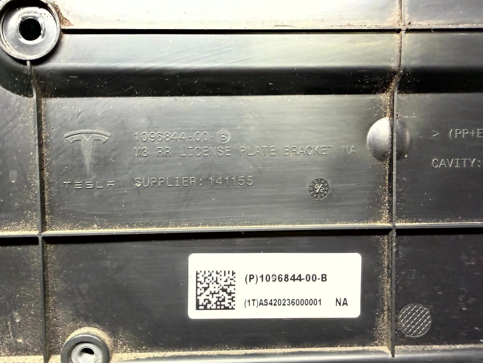 ♦️2020 - 2023 TESLA MODEL Y REAR LICENSE PLATE HOLDER BRACKET OEM, 1096844-00-B