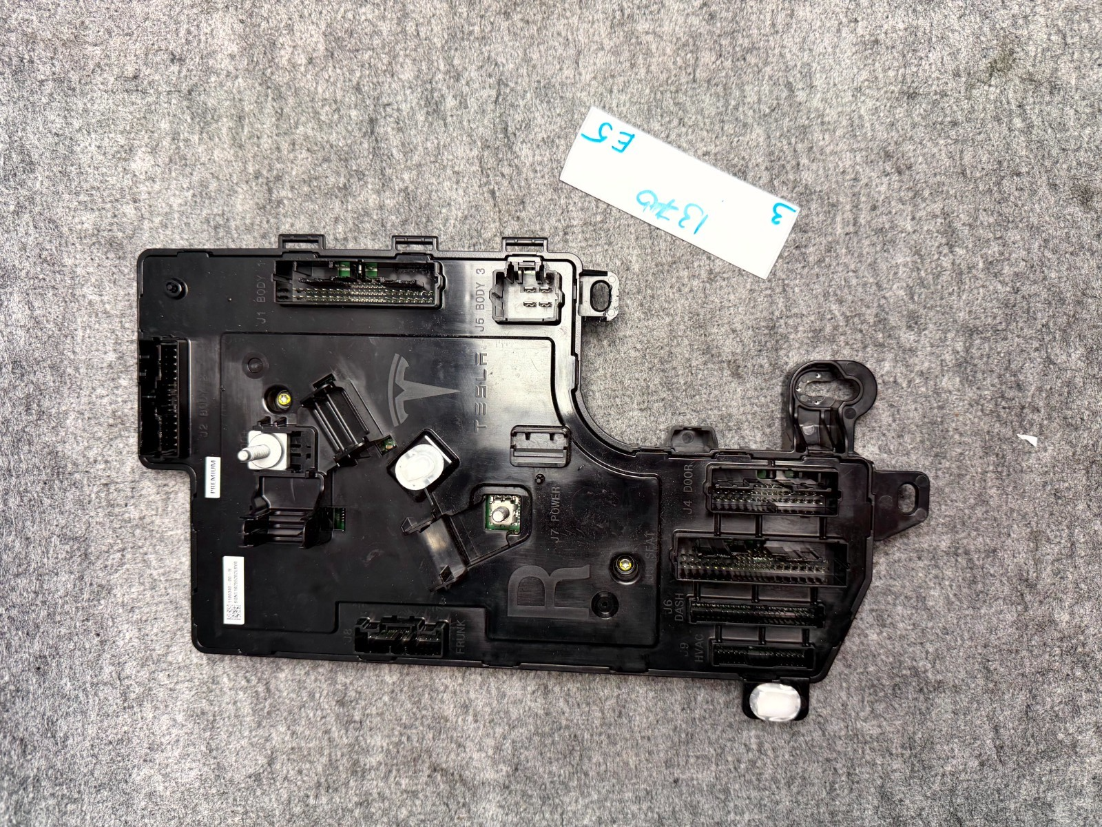 ♦️17-23 TESLA MODEL 3 RIGHT LOW VOLTAGE CONTROLLER MODULE UNIT OEM, 1100340-00-H