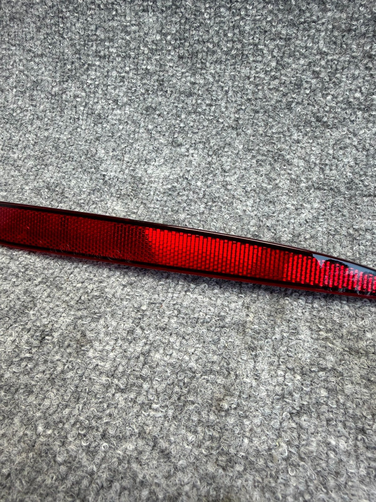 2017-2023 TESLA MODEL 3 REAR RIGHT SIDE BUMPER REFLECTOR LIGHT OEM, 1077407-00-F