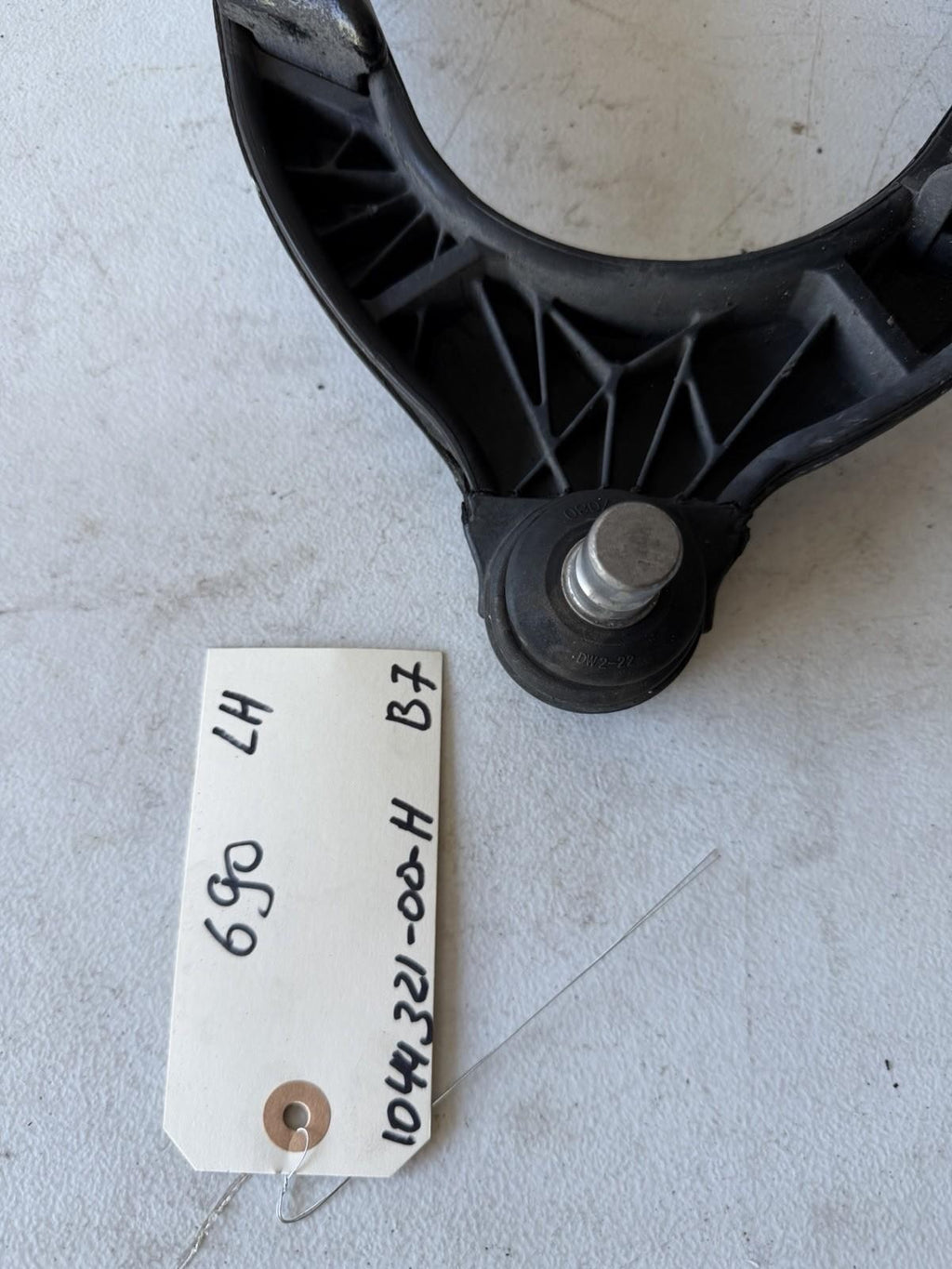 ♦️2017 - 2023 TESLA MODEL 3 FRONT LEFT SIDE UPPER CONTROL ARM OEM, 1044321-00-H