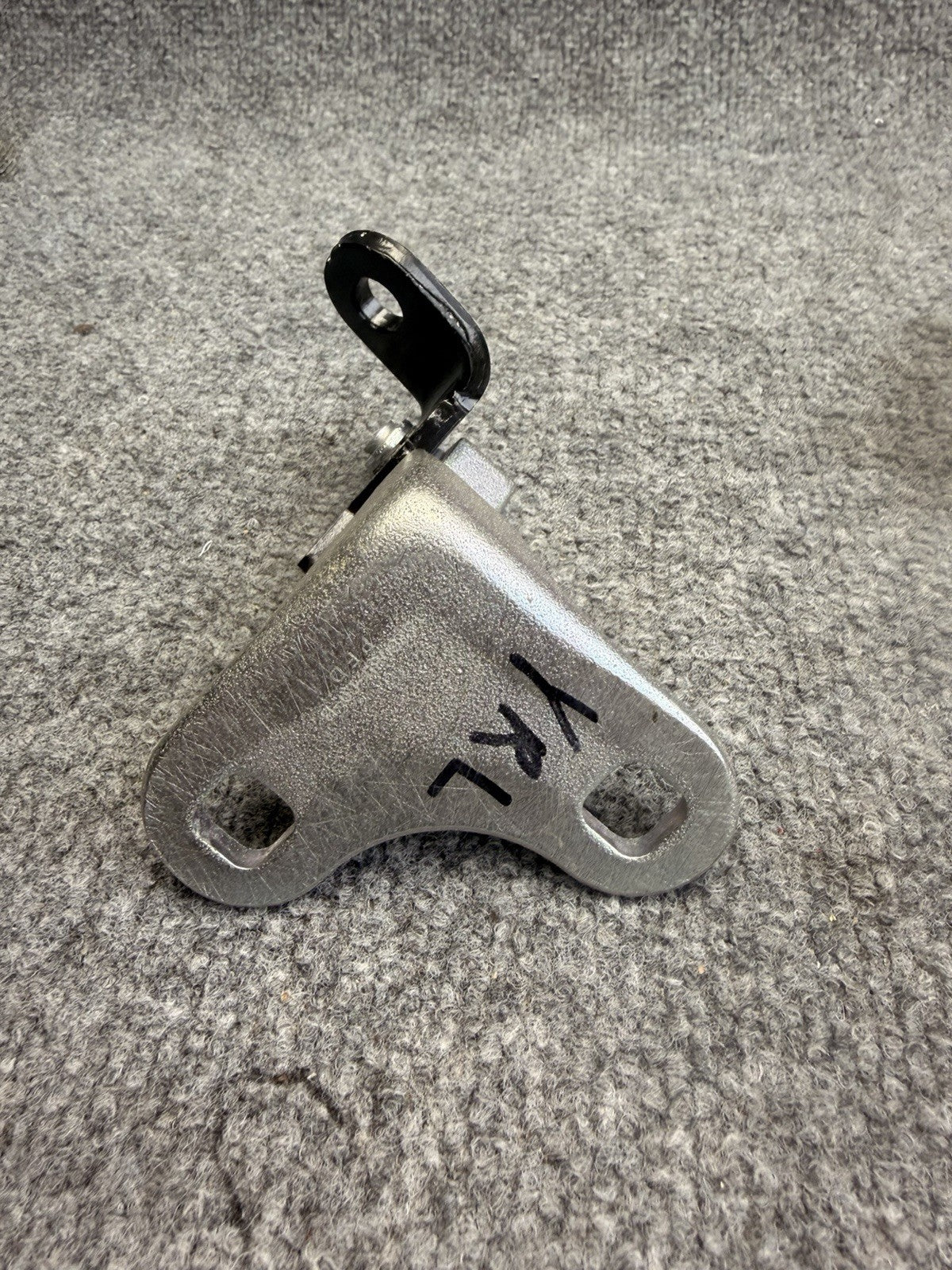 TESLA MODEL Y DOOR HINGE LOWER REAR RIGHT 2020-2022 2023 2024 1626080-00-B