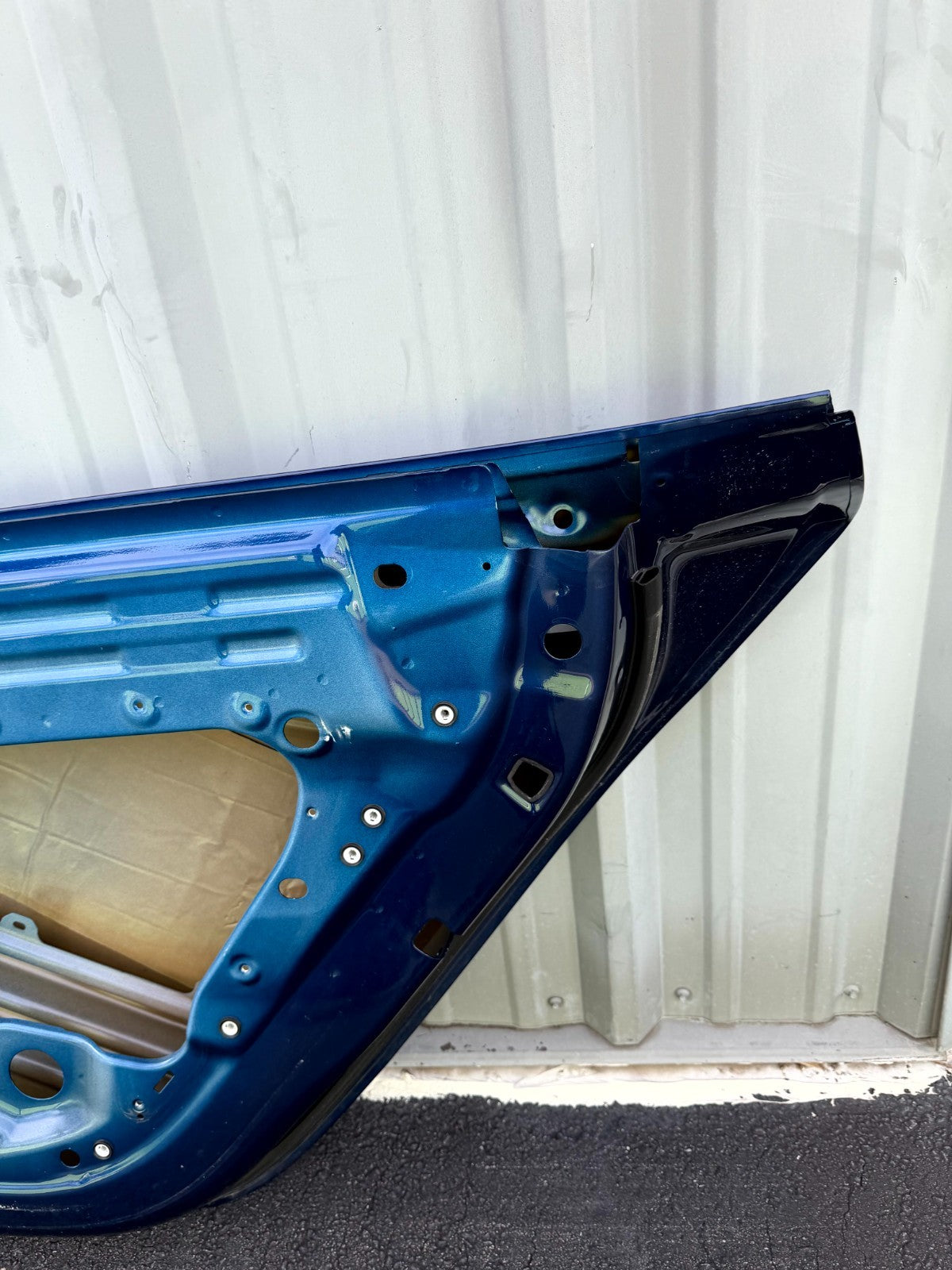 ♦️2017–2023 TESLA MODEL 3 REAR RIGHT PASSENGER SIDE DOOR SHELL OEM, 1081440-E0-C