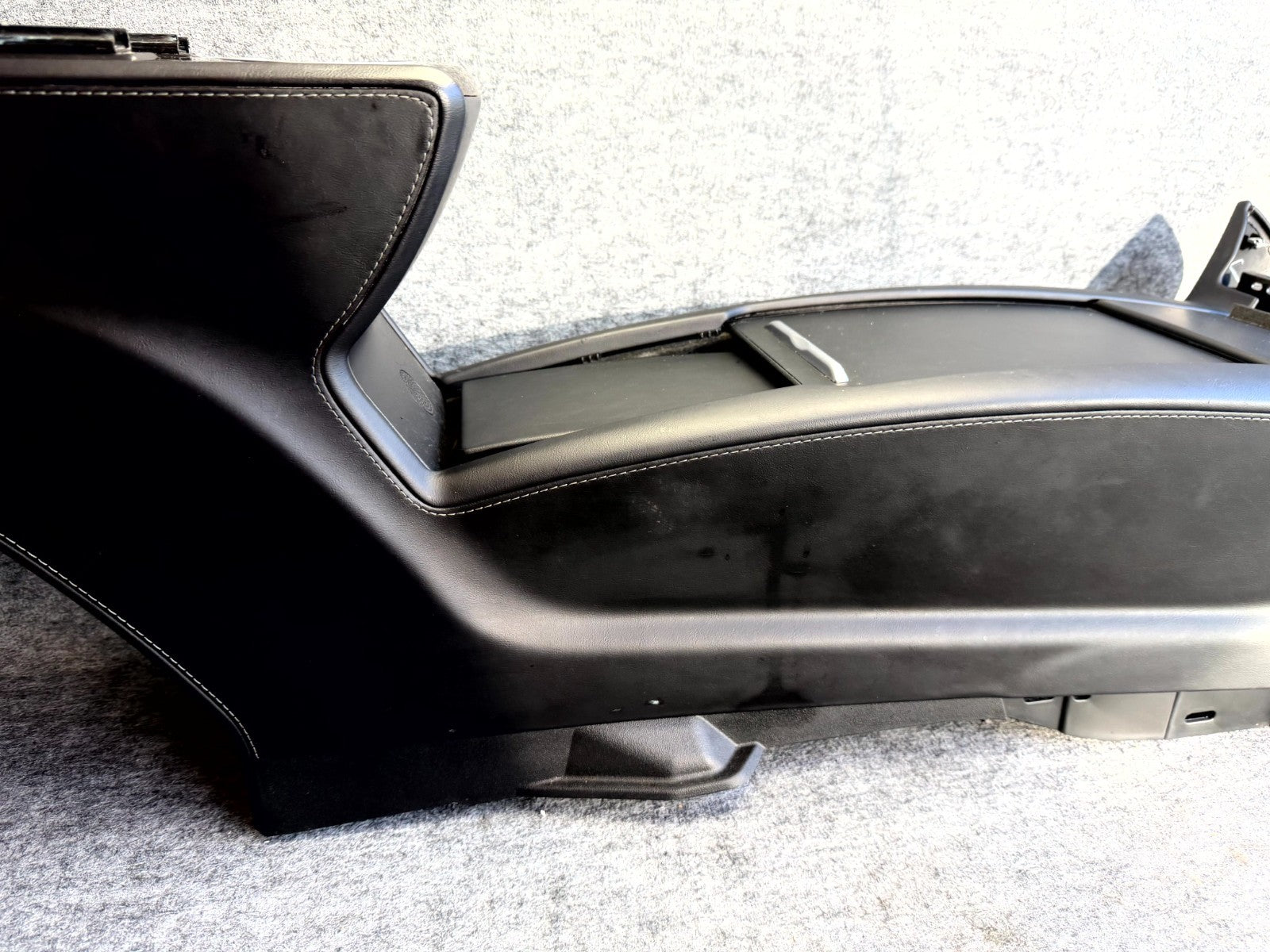 ♦️16–20 TESLA MODEL S CENTER CONSOLE ARMREST STORAGE ASSEMBLY OEM, 100481507D
