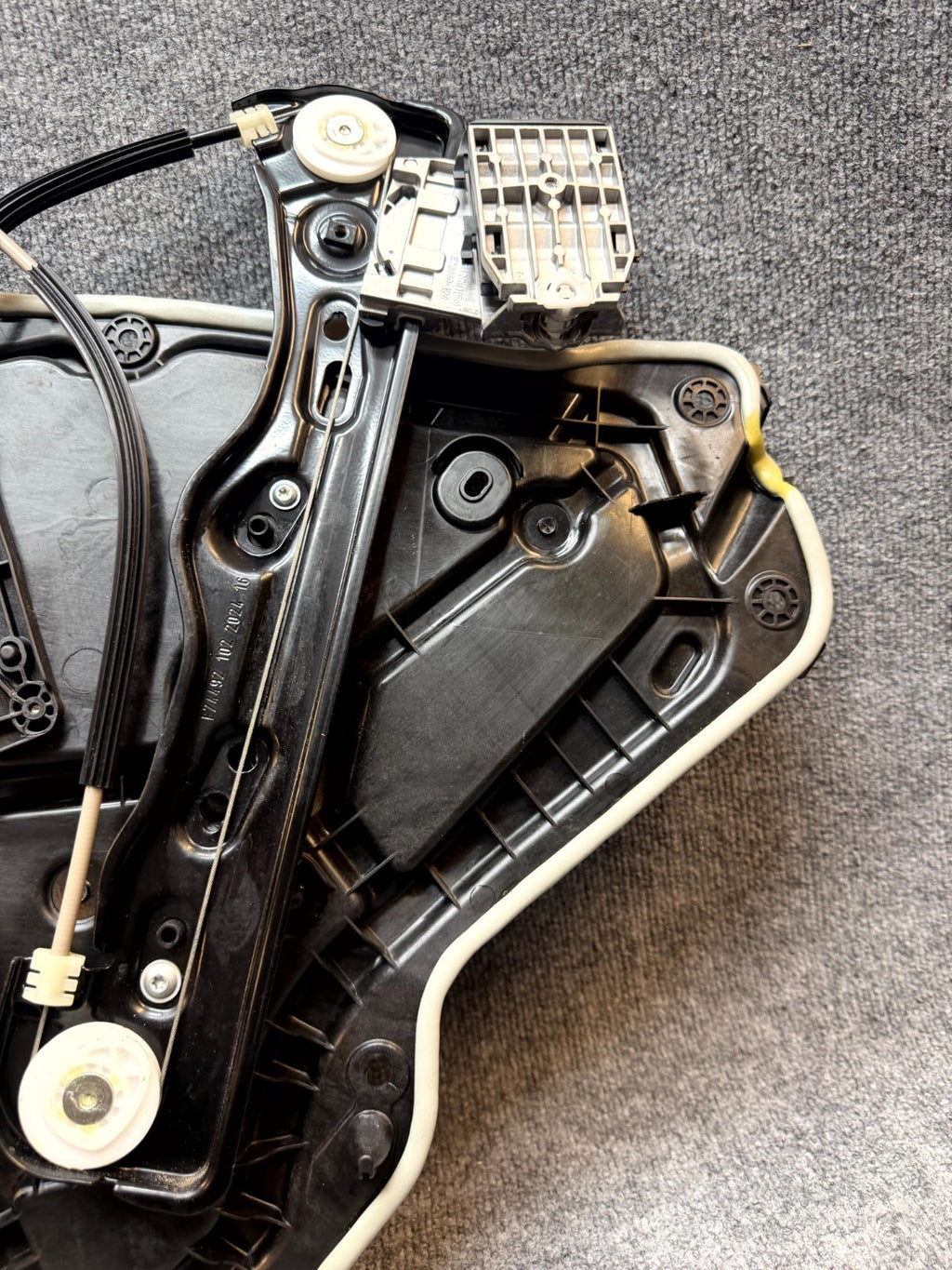 2020-2024 TESLA MODEL Y REAR LEFT DOOR WINDOW REGULATOR & MOTOR OEM, 149551201J