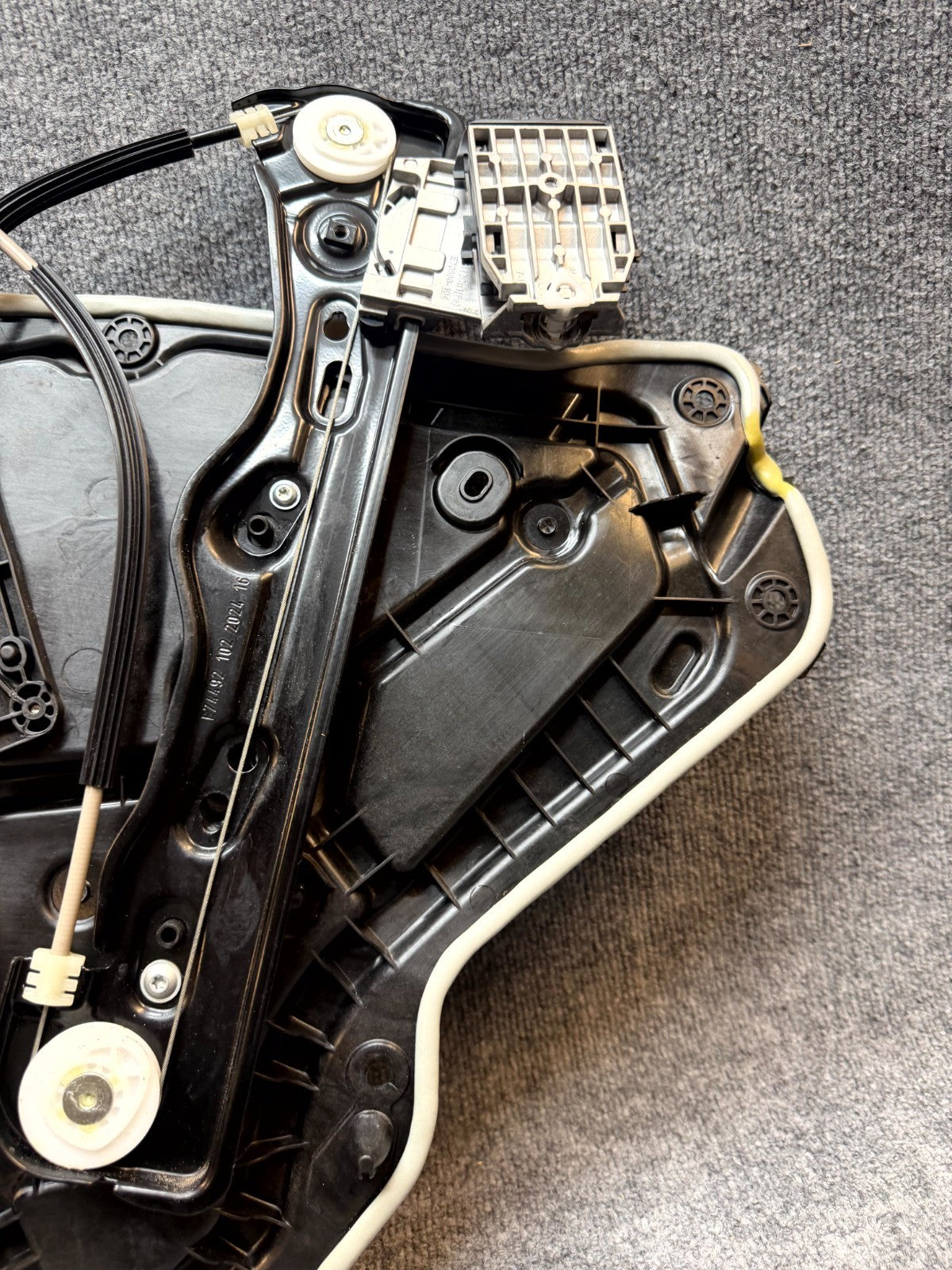 2020-2024 TESLA MODEL Y REAR LEFT DOOR WINDOW REGULATOR & MOTOR OEM, 149551201J