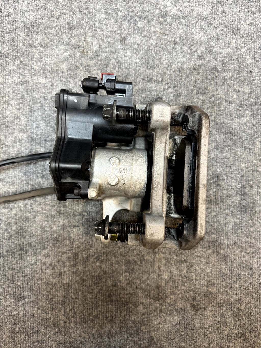 2017 - 2023 TESLA MODEL 3 REAR LEFT SIDE BRAKE CALLIPER W/HOSE OEM 1044623-00-J