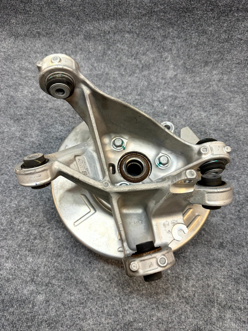 2020-2024 TESLA MODEL Y REAR LEFT SPINDLE KNUCKLE HUB & SHIELD OEM, 1188411-00-F