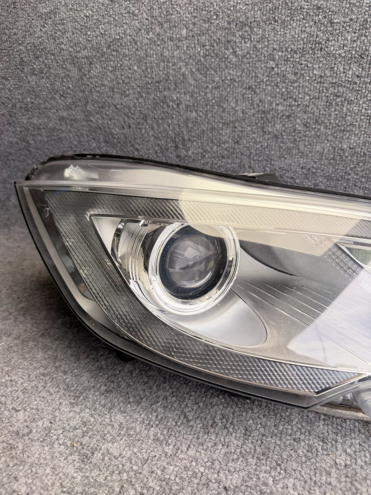 OEM 2012-2016 Tesla Model S HID Complete Right Passenger Headlight 6005907-00-D