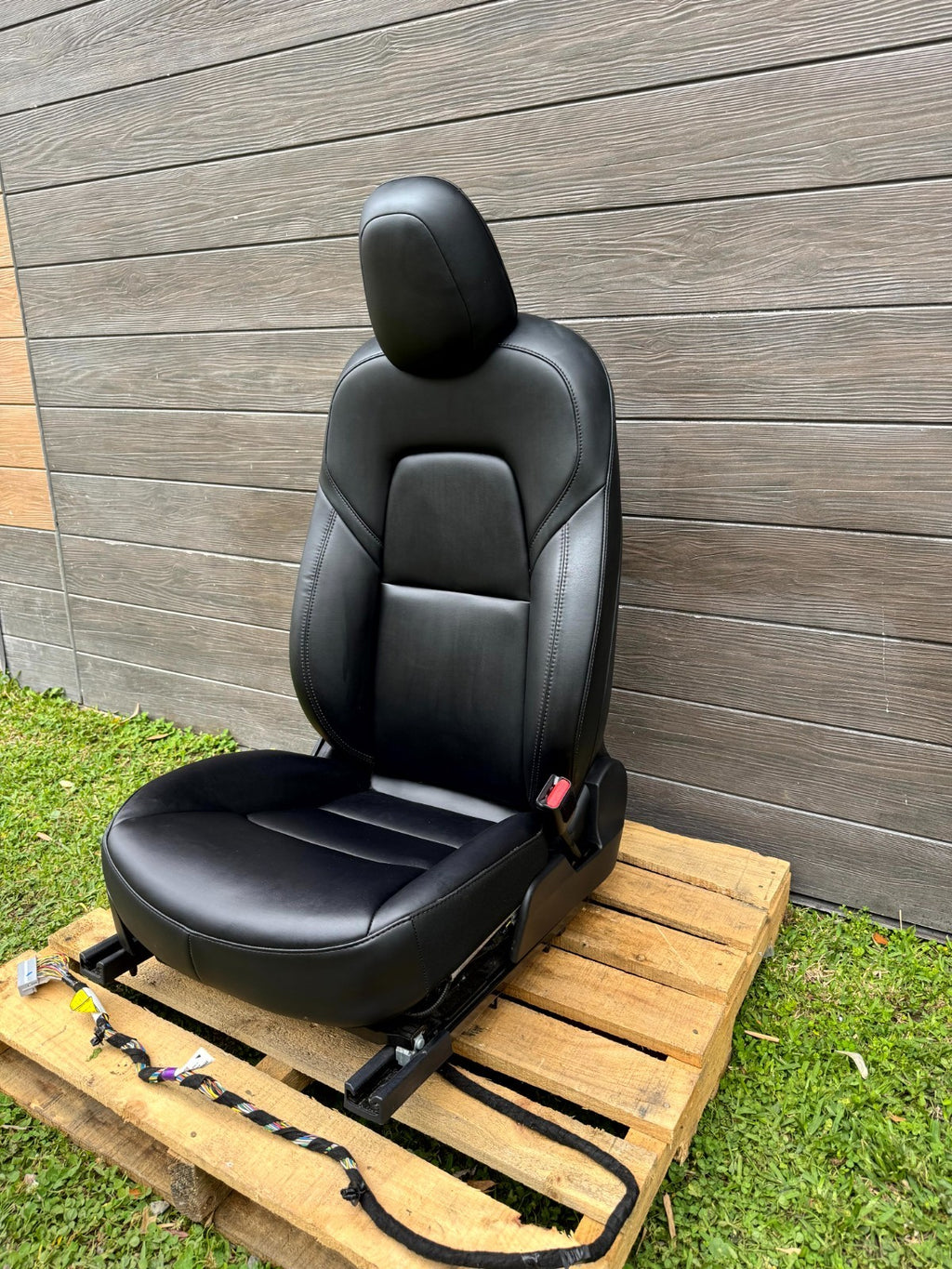 2017 - 2024 TESLA MODEL 3 Y FRONT RIGHT SIDE 1ST ROW FULL SEAT OEM, 1456943-99-E