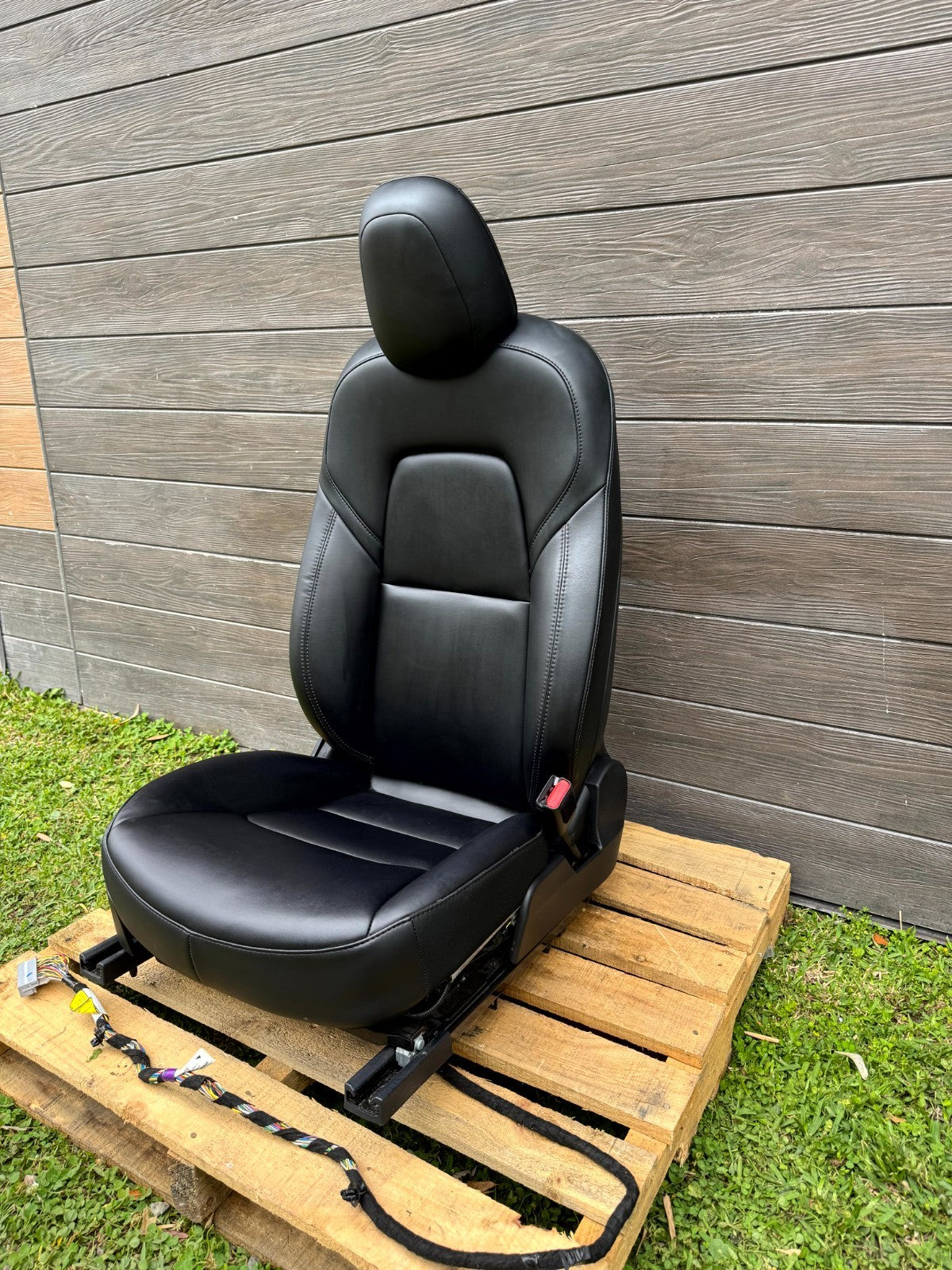 2017 - 2024 TESLA MODEL 3 Y FRONT RIGHT SIDE 1ST ROW FULL SEAT OEM, 1456943-99-E