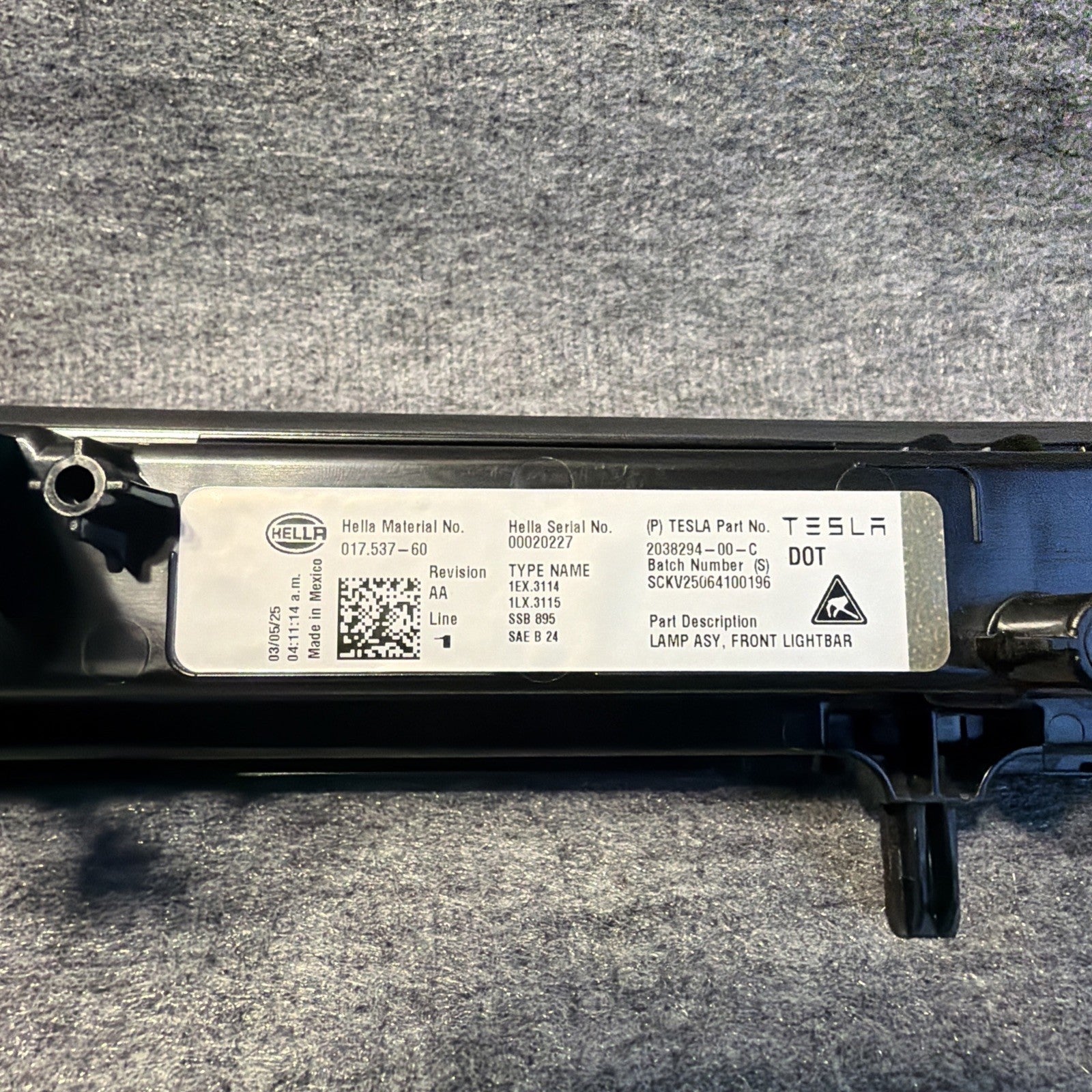 2025-26 Tesla Model Y Juniper Front Center Lightbar Light Bar 2038294-00-C OEM