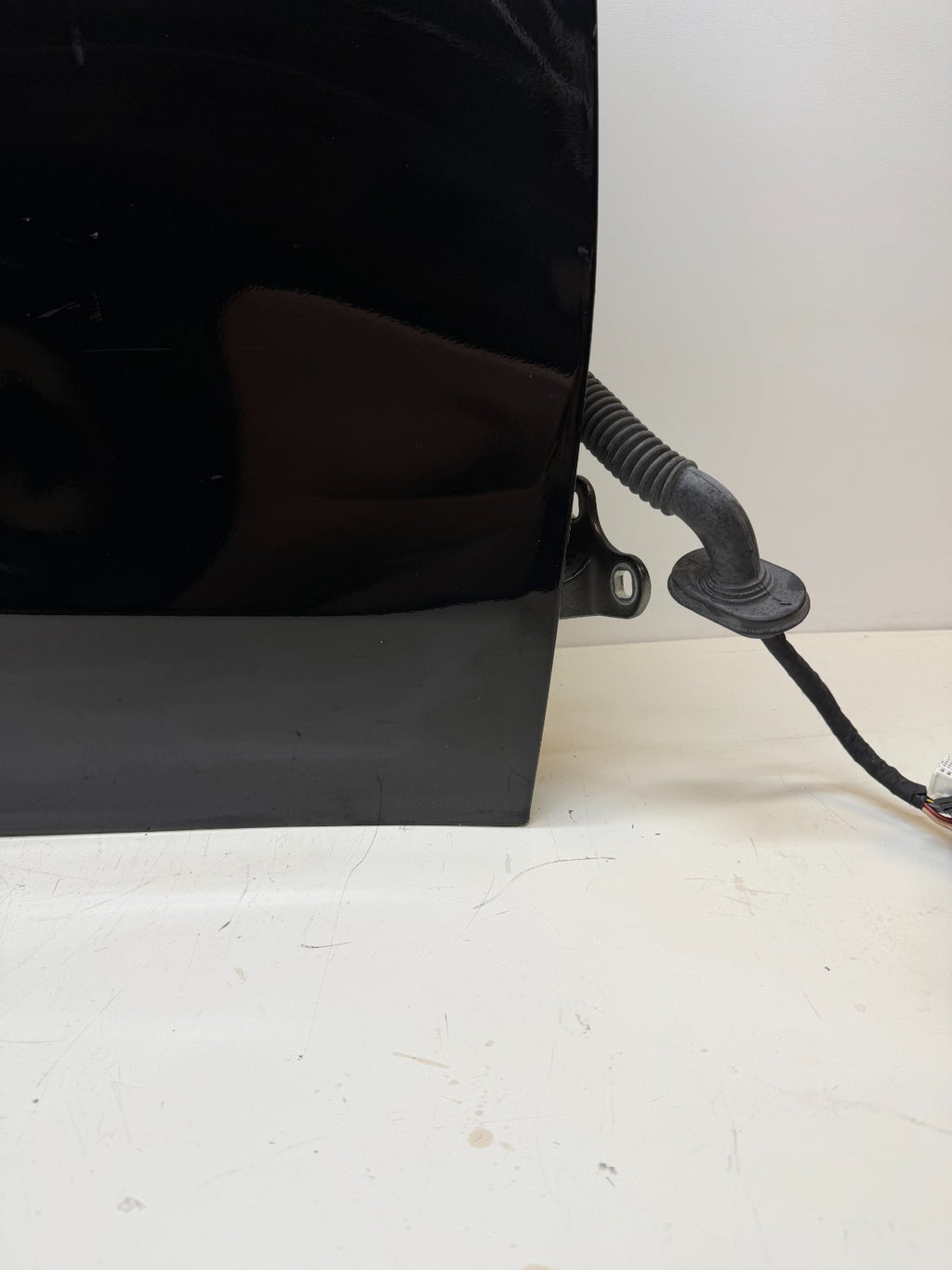 2012-2020 TESLA MODEL Y FRONT RIGHT PASSENGER SIDE COMPLETE DOOR ASSEMBLY