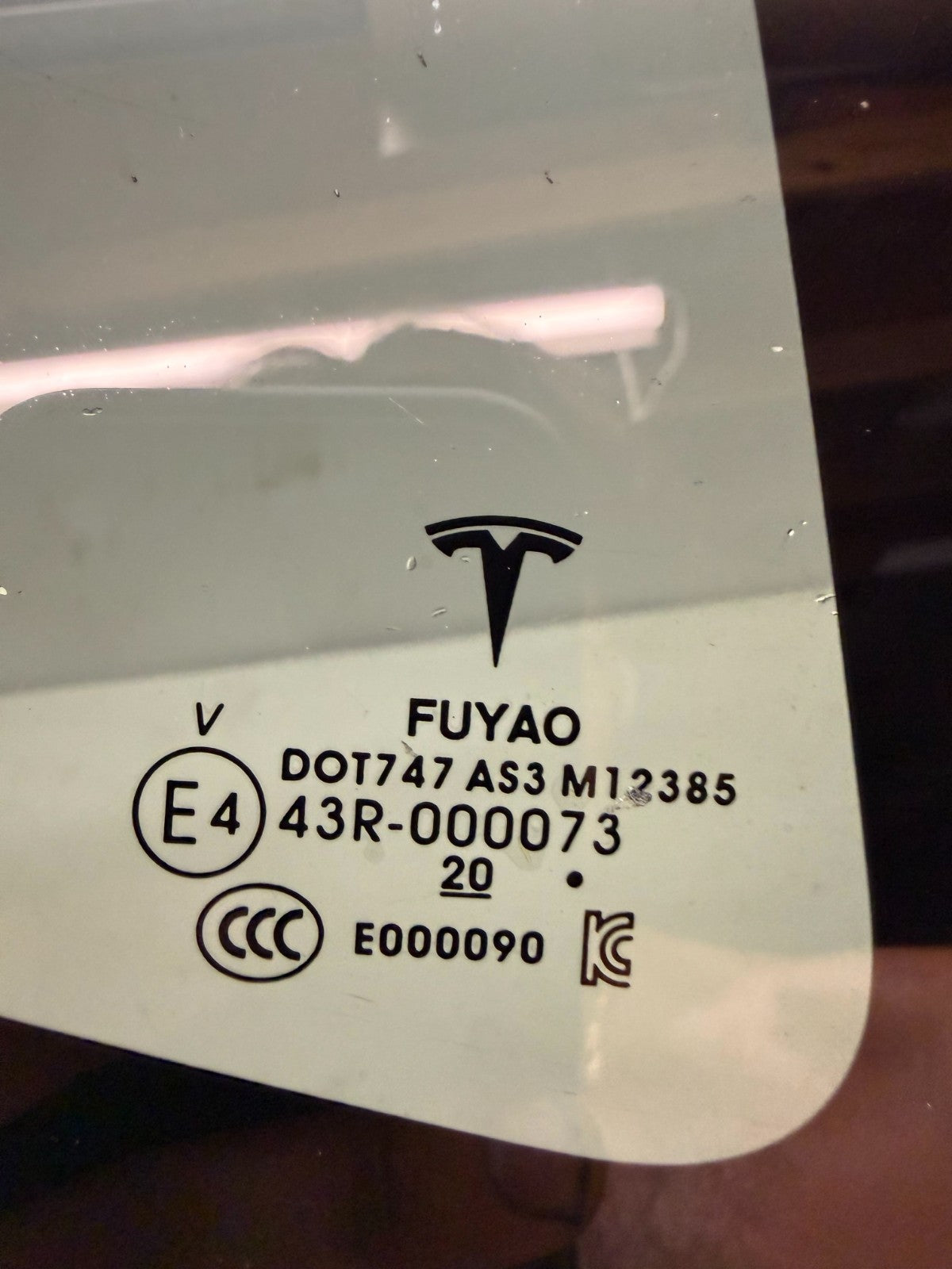 2020-24 TESLA MODEL Y REAR RIGHT PASSENGER SIDE QUARTER WINDOW GLASS 1495745-00