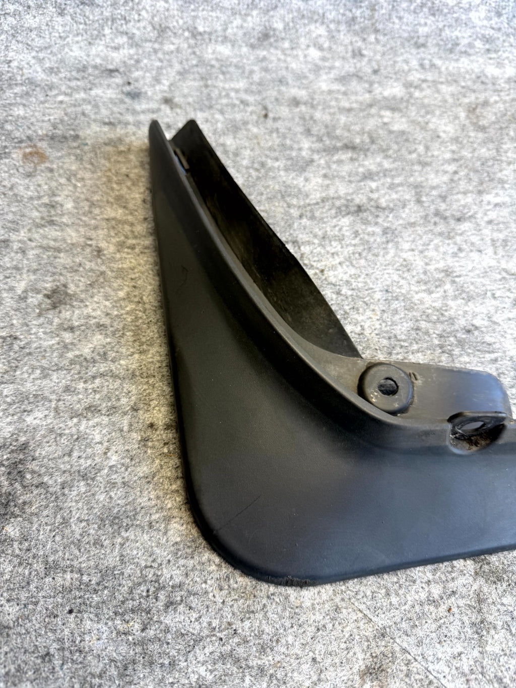 ♦️2017 - 2023 TESLA MODEL 3 REAR LEFT SIDE MUD GUARD FLAP TRIM OEM
