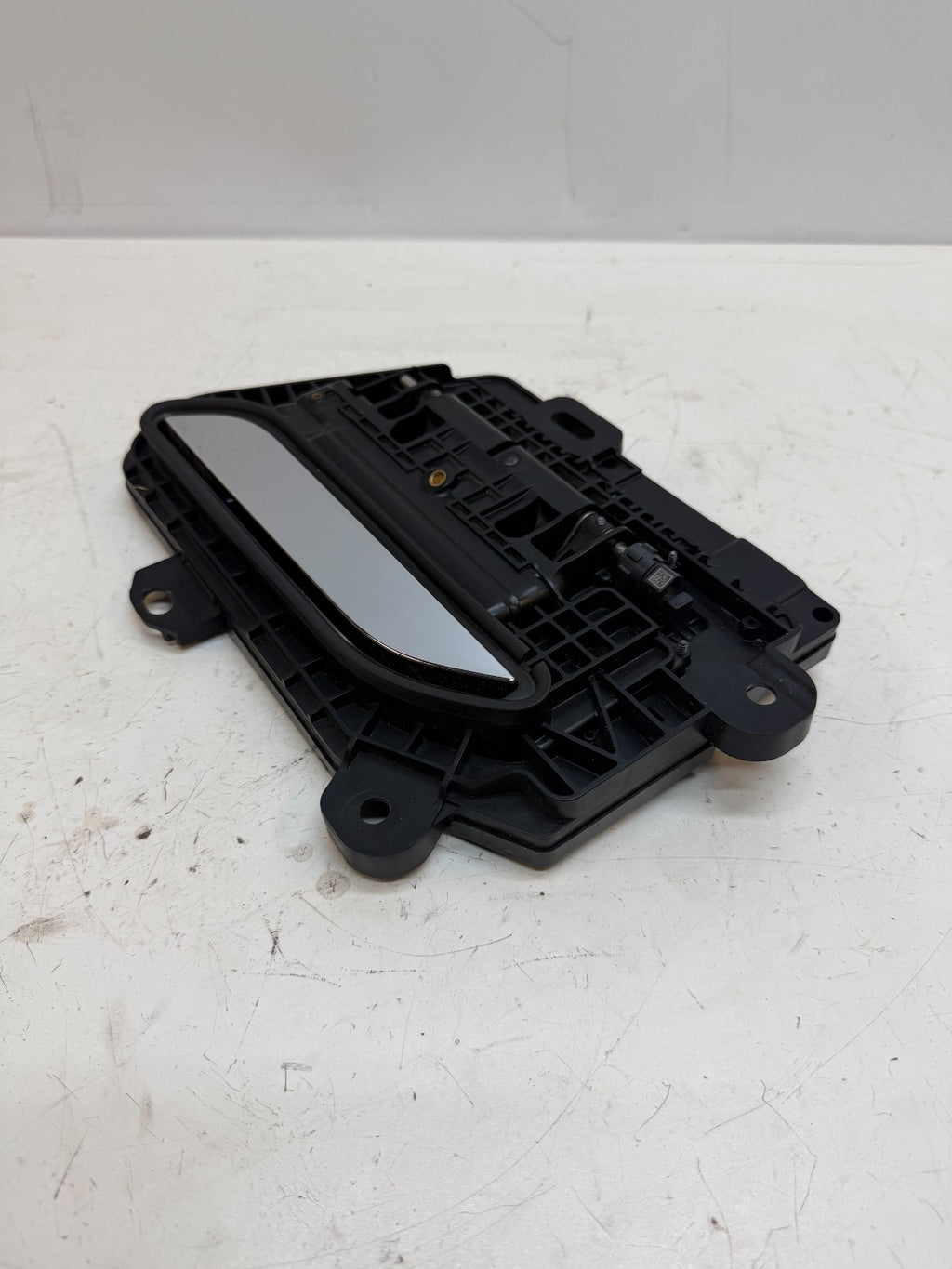 2016-2020 Tesla Model S Front Left Driver Side Exterior Door Handle 1100299-00-A