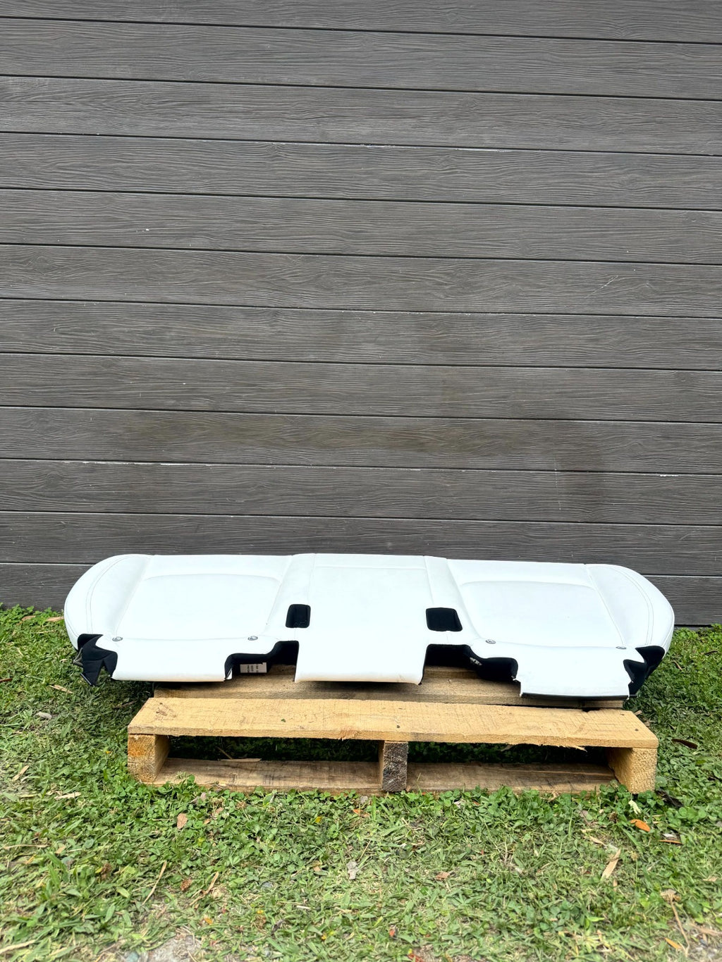 2020-2024 TESLA MODEL Y REAR SECOND 2ND ROW LOWER SEAT CUSHION OEM, 1552127-02-A