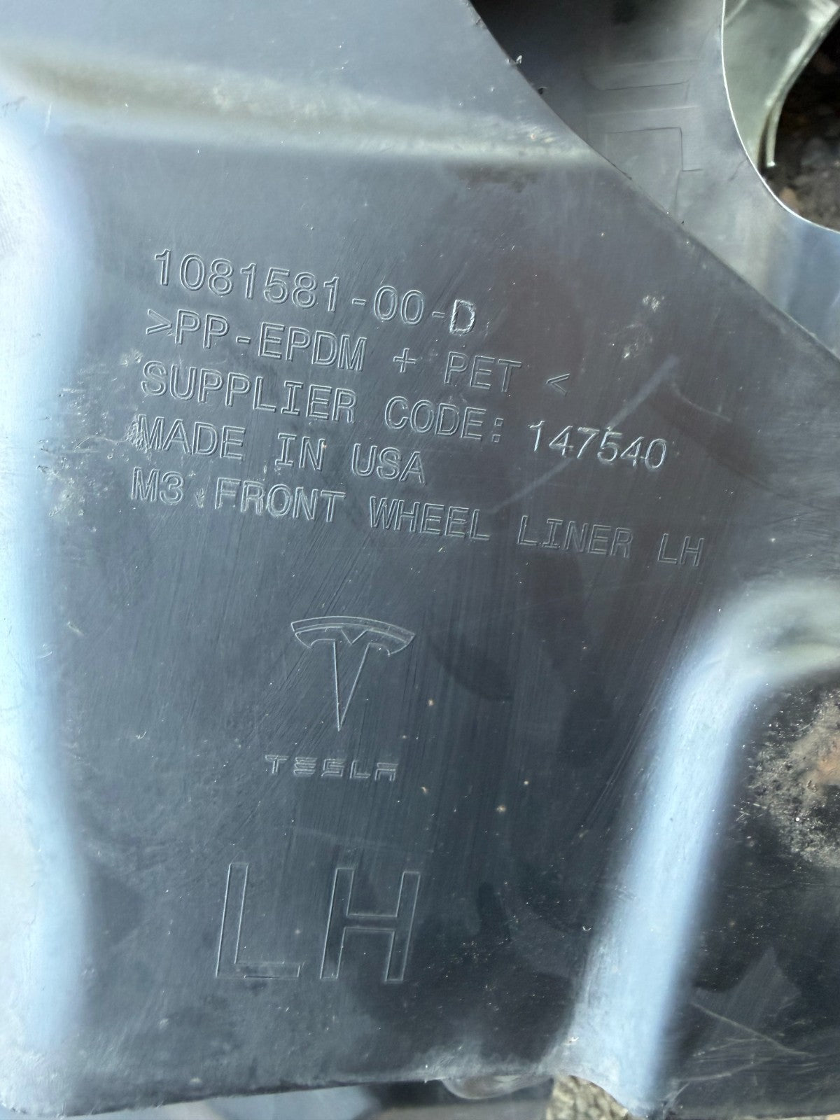 2017-23 Tesla Model 3 Front Left Wheel Arch Liner Fender Shield 1081581-00-D