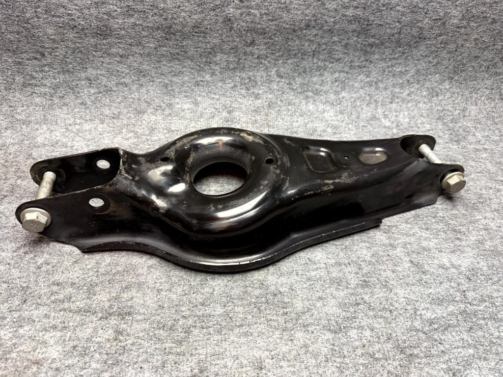 ♦️2017 - 2023 TESLA MODEL 3 REAR LEFT SIDE LOWER CONTROL ARM OEM, 1044451-00-F