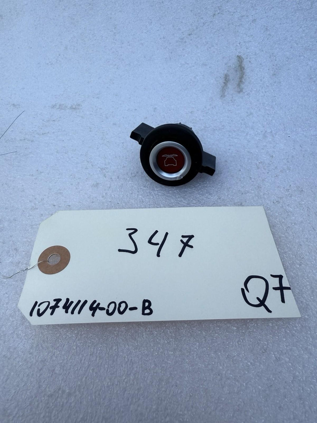 ♦️2016 - 2020 TESLA MODEL X REAR LEFT OR RIGHT DOOR SWITCH FRAME OEM, 107411400
