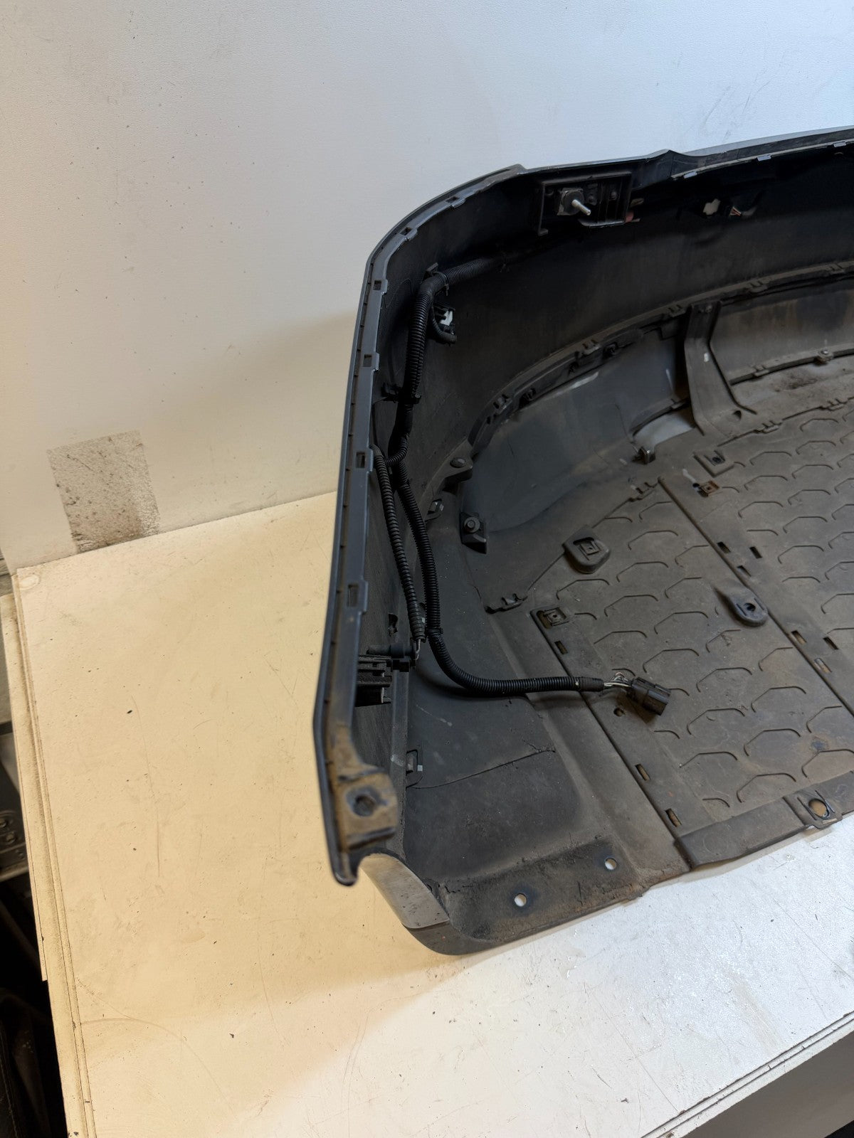 2012 - 2015 TESLA MODEL S REAR BUMPER COVER FASCIA OEM 6008179-00-D