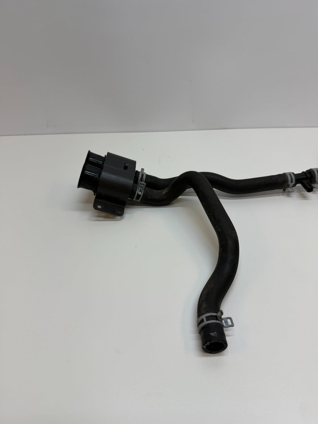 2012-20 Tesla Model S Rapidmate Battery Coolant Dry Break Connector 1003117-00-H