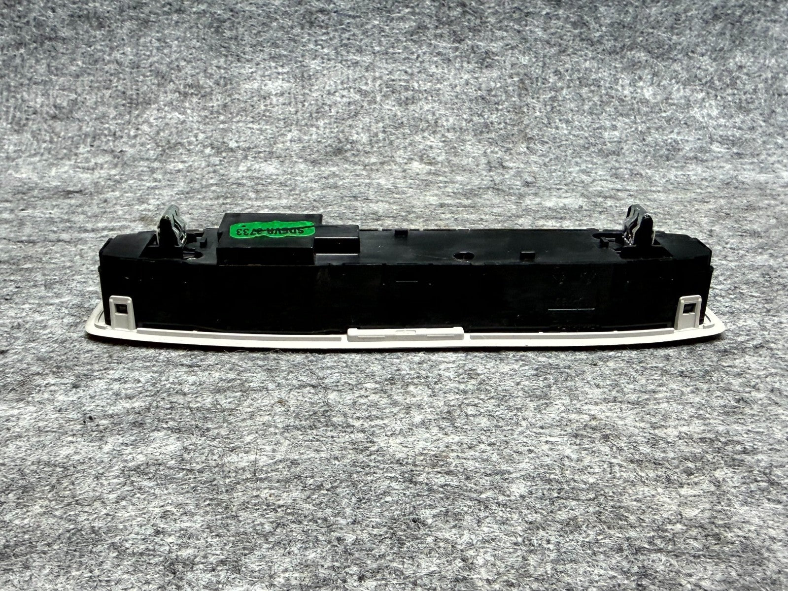 ♦️2017 – 2023 TESLA MODEL 3 FRONT OVERHEAD ROOF DOME LIGHT OEM, P1092573-00-K
