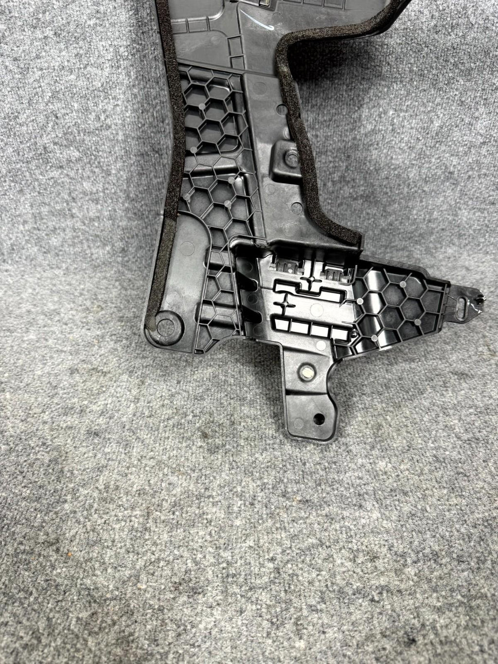 16-20 Tesla Model X Rear Right Lower C-Pillar Mount Bracket OEM, 1080702-00-C
