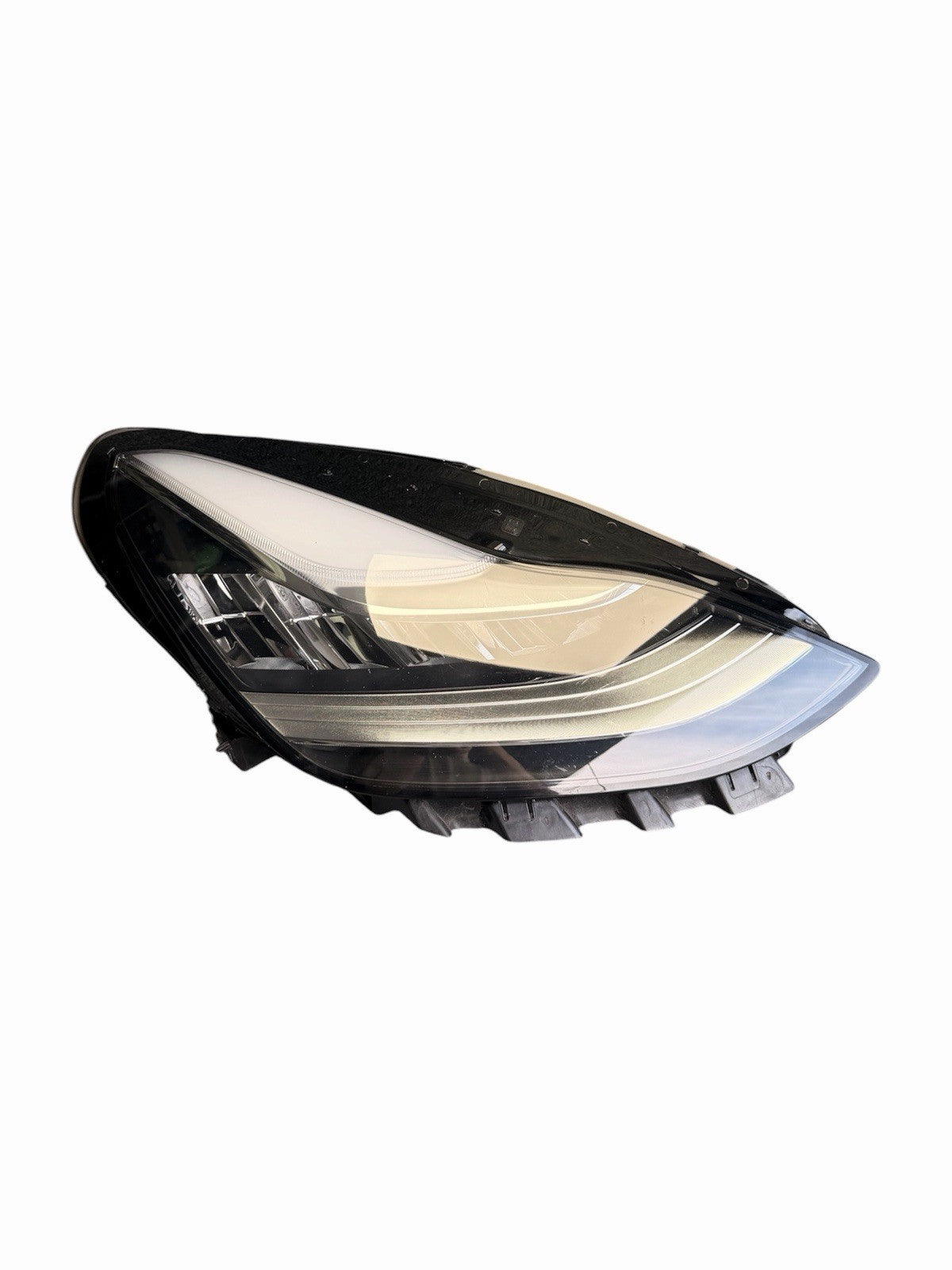 2017-2020 TESLA MODEL 3-Y HEADLIGHT RIGHT PASSENGER  1077372-00-L LED OEM