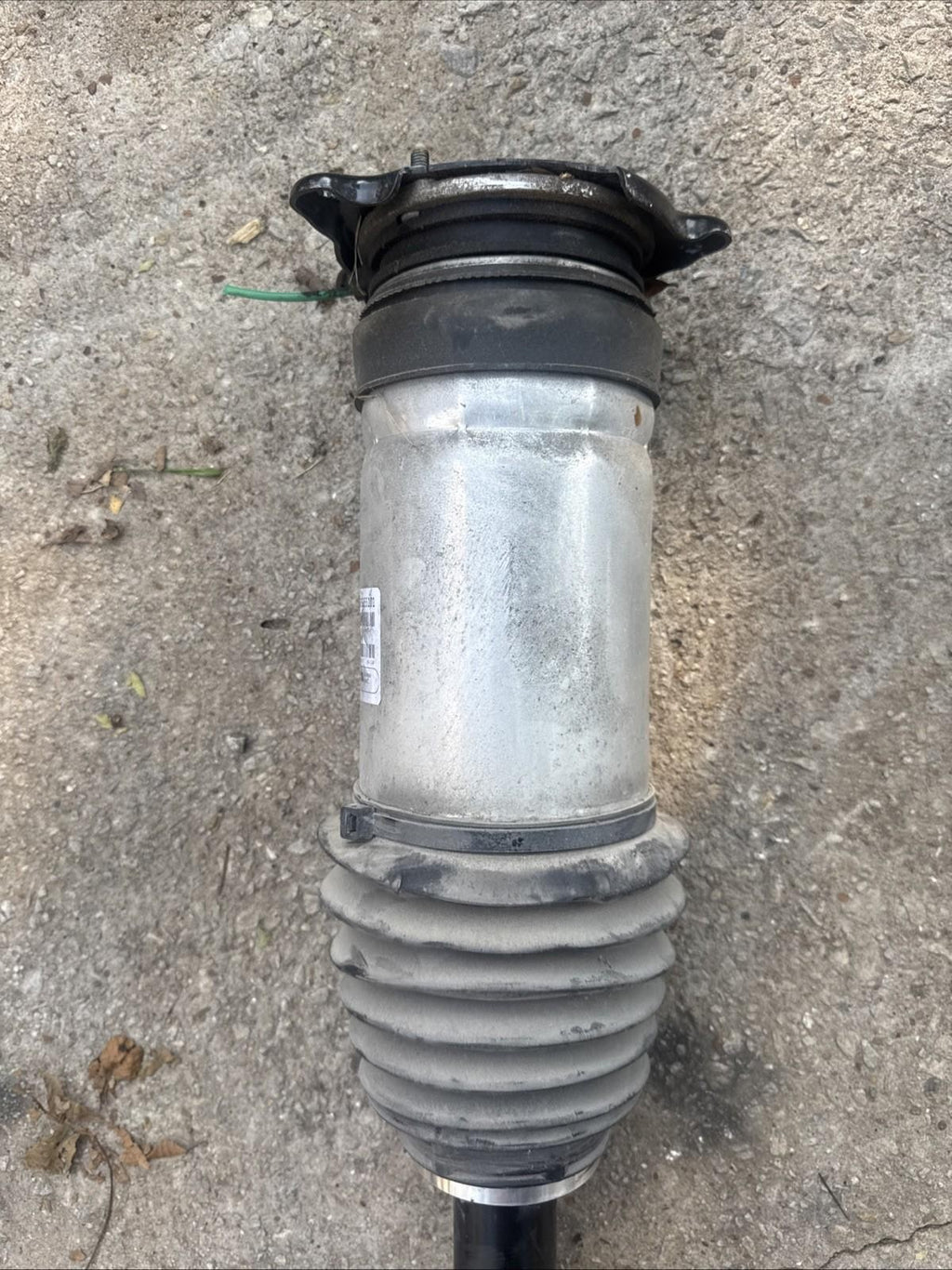 ♦️ 16-20 Model S Rear Right Suspension Spring Shock Absorber OEM, 1067466-00-C