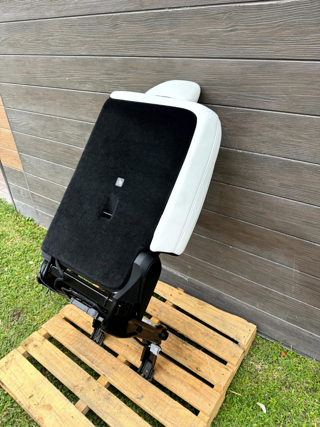 2020-2024 TESLA MODEL Y REAR RIGHT UPPER SEAT CUSHION W/ FRAME OEM, 1494840-91-B