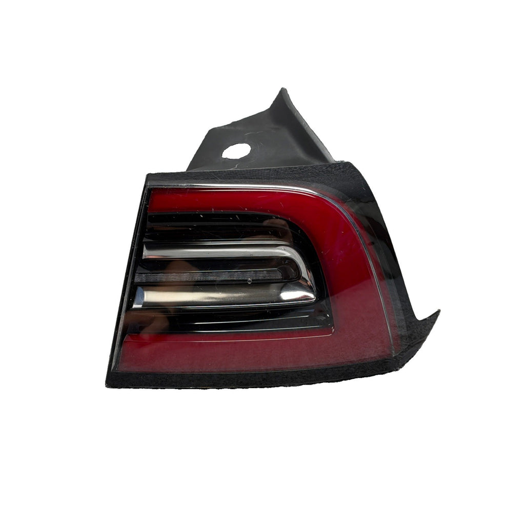 2017-2023 Tesla Model 3 Model Y RIGHT RH Tail Light 1077398-00 3-pins plug OEM