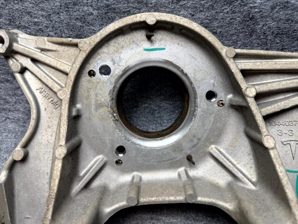 ♦️17 - 23 TESLA MODEL 3 FRONT RIGHT UPPER STRUT MOUNT BRACKET OEM, 1044037-00-C