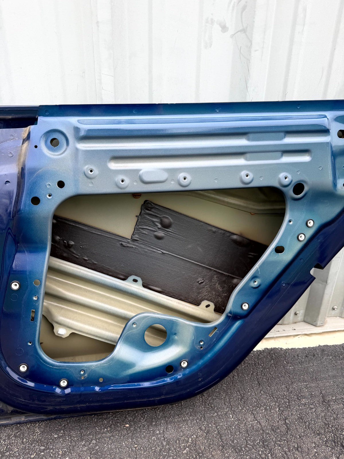 2017-2023 TESLA MODEL 3 REAR RIGHT PASSENGER SIDE DOOR SHELL OEM, 1081440-E0-C
