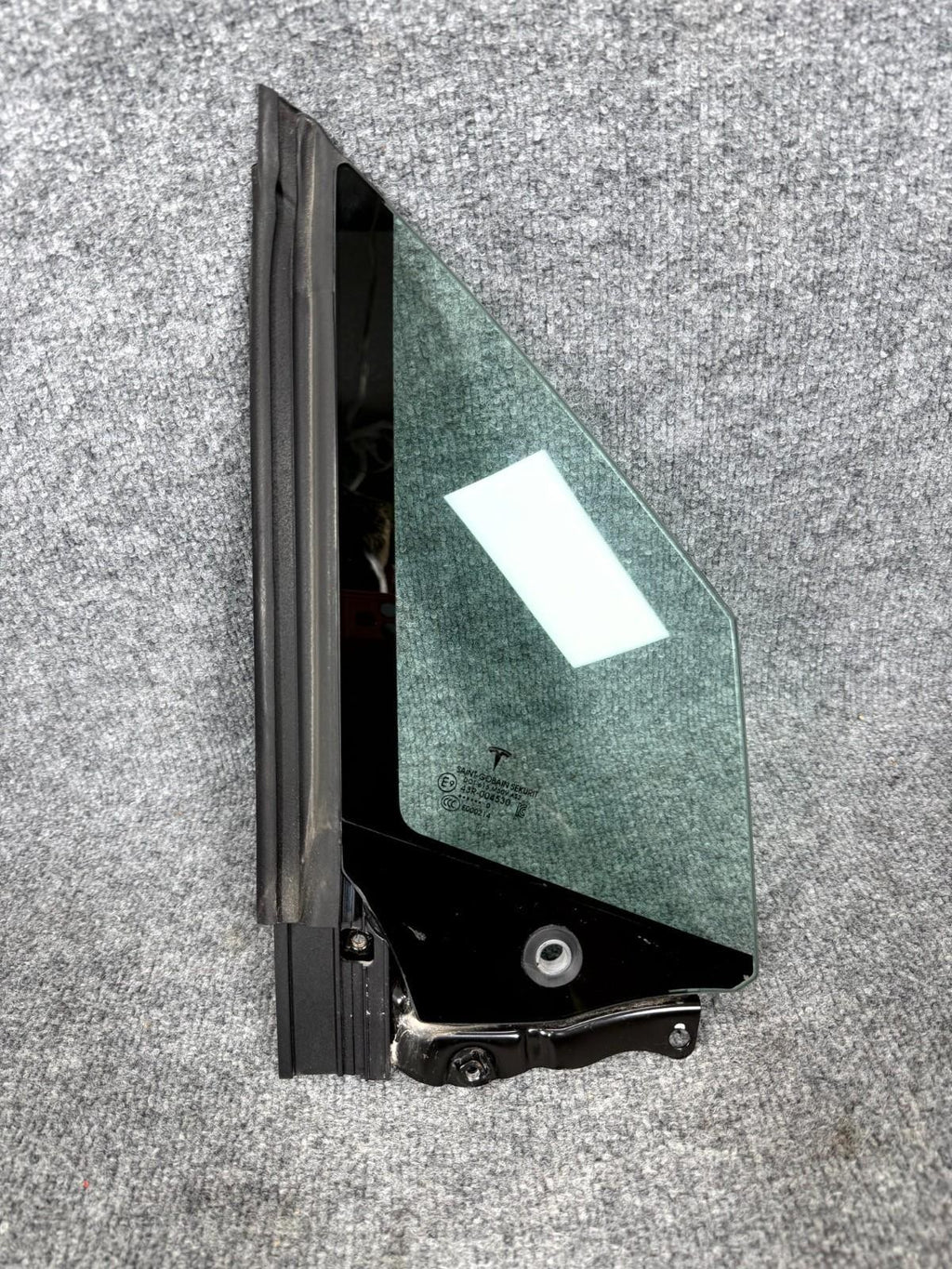16-20 Tesla Model X Right Side Quarter Corner Glass Vent Window OEM, 43R-004530